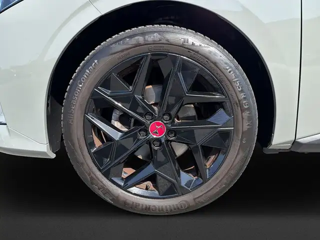 DS Automobiles DS 4 view 10
