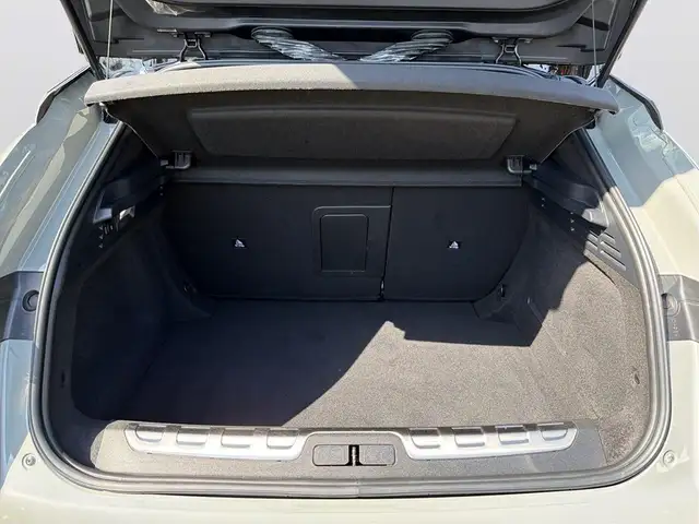 DS Automobiles DS 4 view 9