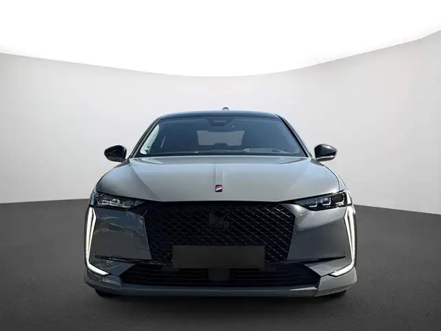 DS Automobiles DS 4 view 3