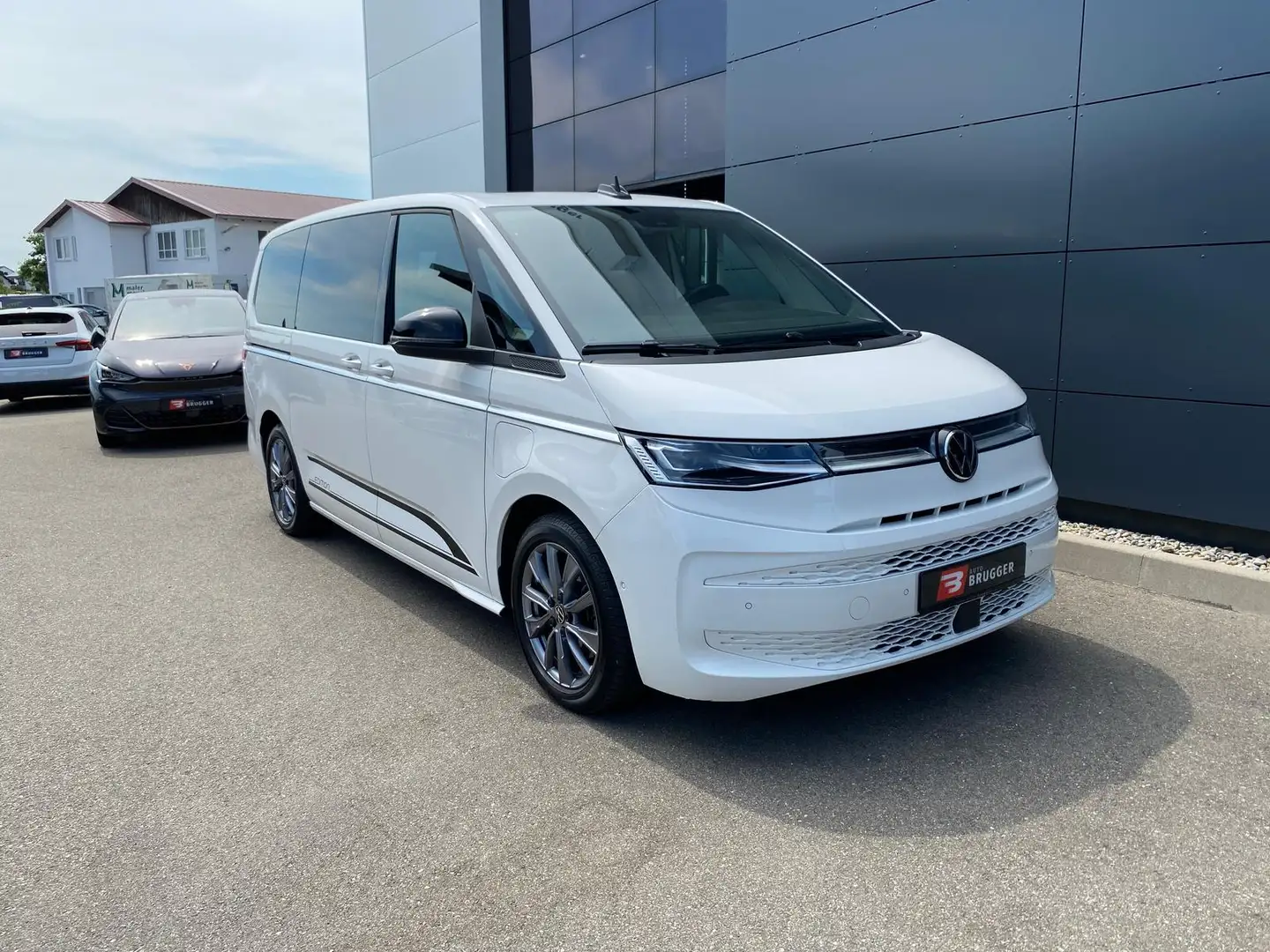 Volkswagen T7 Multivan 1.4TSI eHybr DSG LANG PANO AHK 6-Sitz Weiß - 2