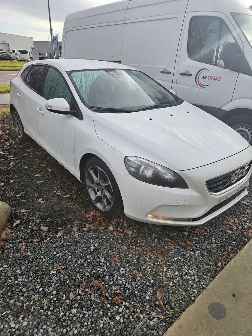 Volvo V40 1.6 D2 Momentum - 1