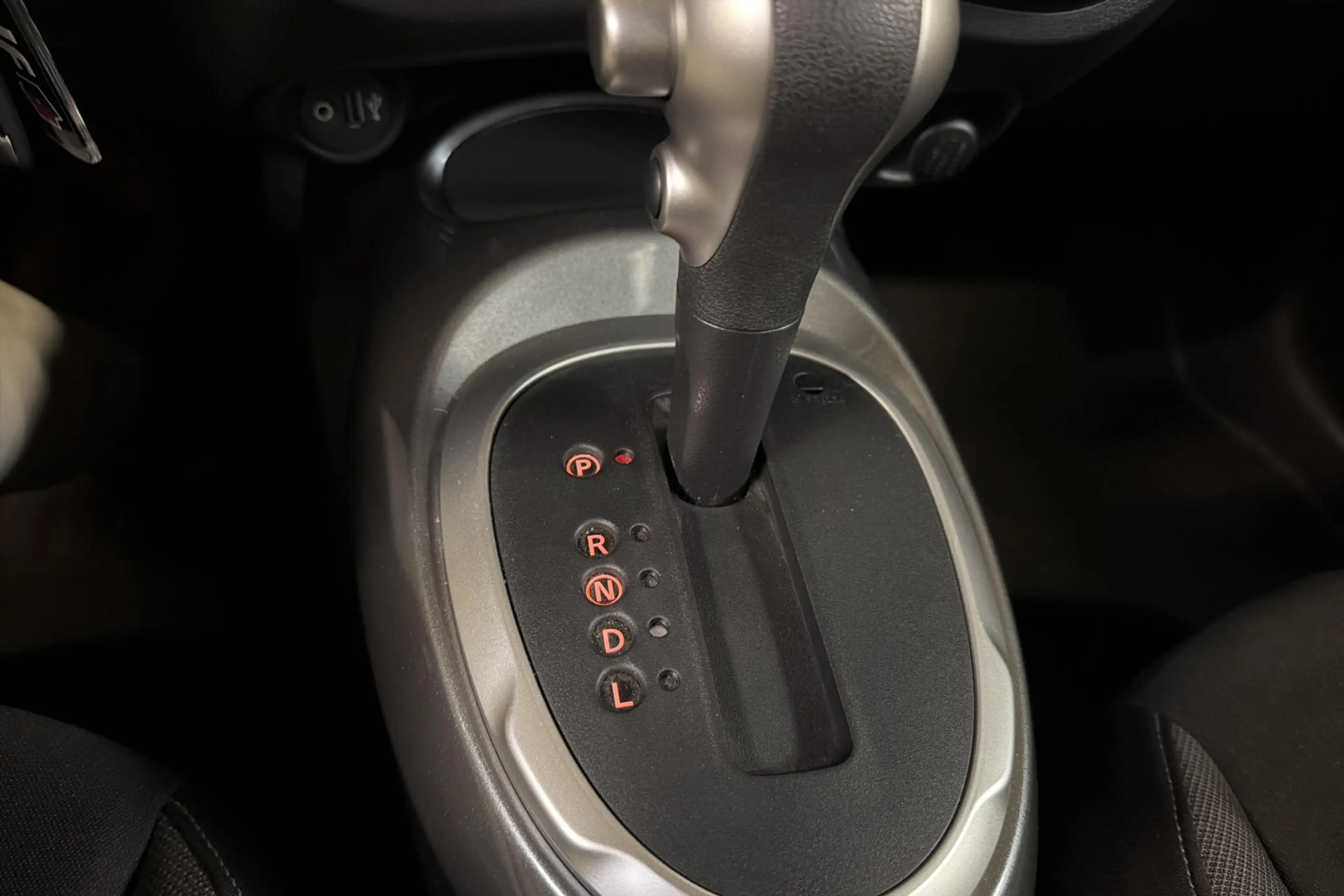 Nissan Juke 1.6-Automaat-Nieuwstaat-Airco-Camera-Gps — photo 17