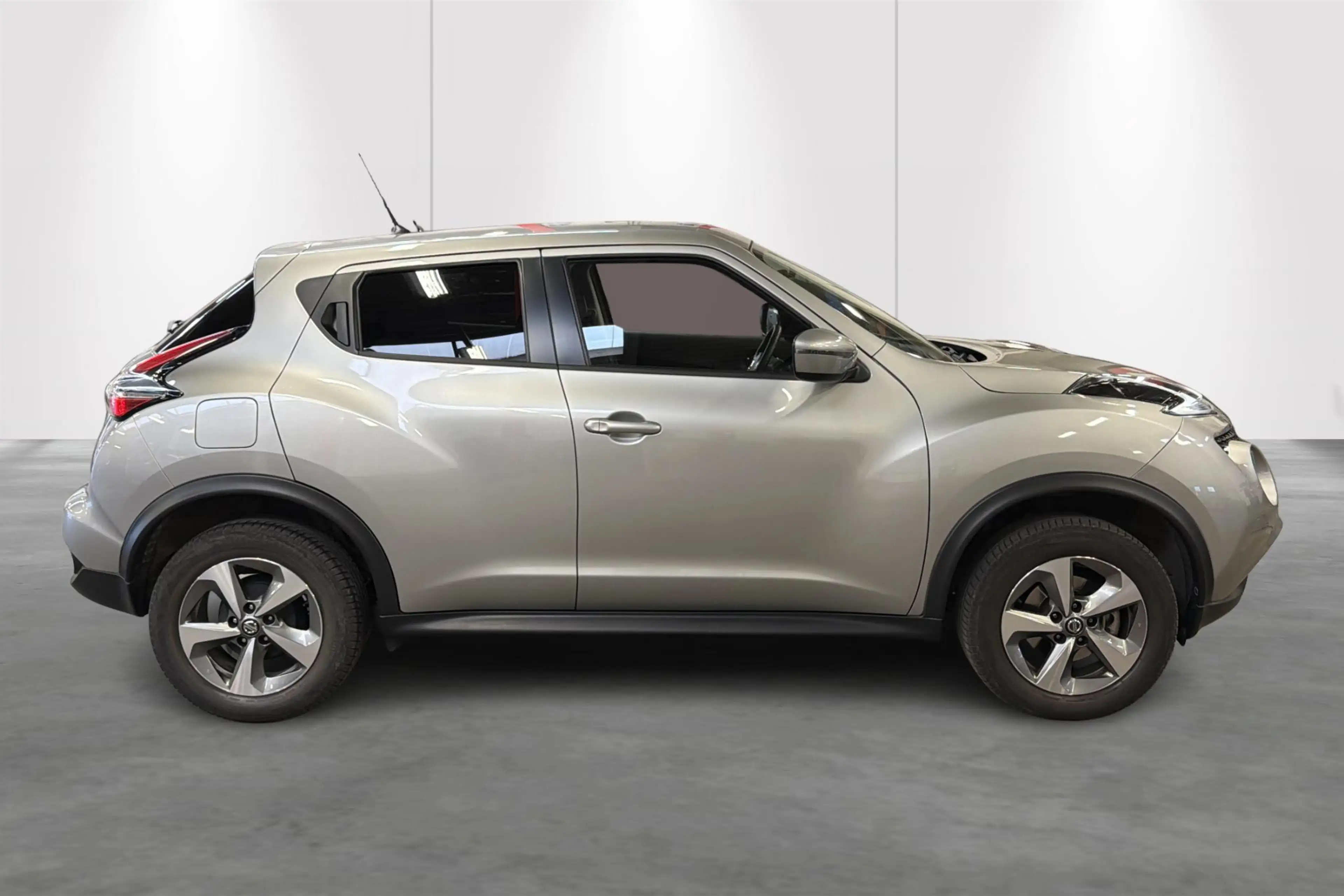 Nissan Juke 1.6-Automaat-Nieuwstaat-Airco-Camera-Gps — photo 18