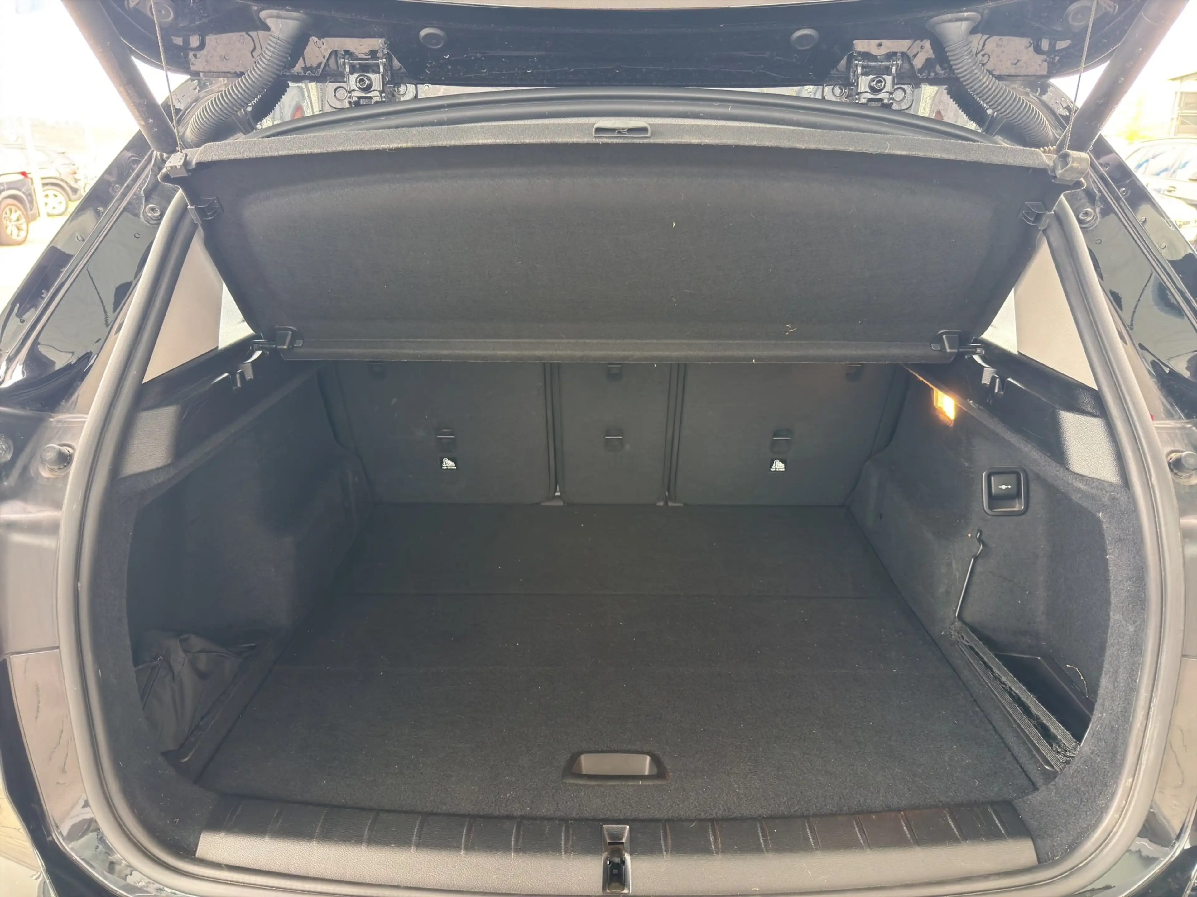 BMW X1 sDrive18i Advantage Navi.AHK.ParkA.PDC.LED.SH — photo 10