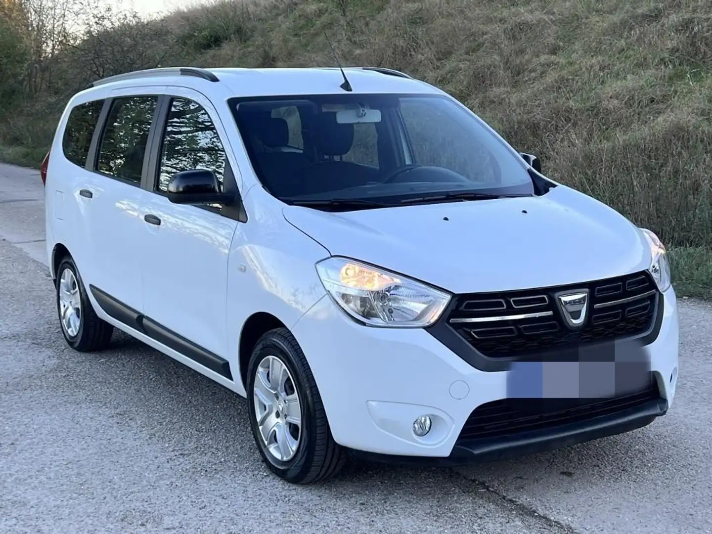 Dacia Lodgy Lodgy Blue dCi 95 Essential White - 1