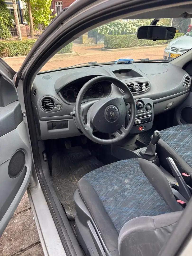 Renault Clio Clio 1.2-16V Expression Grijs - 2