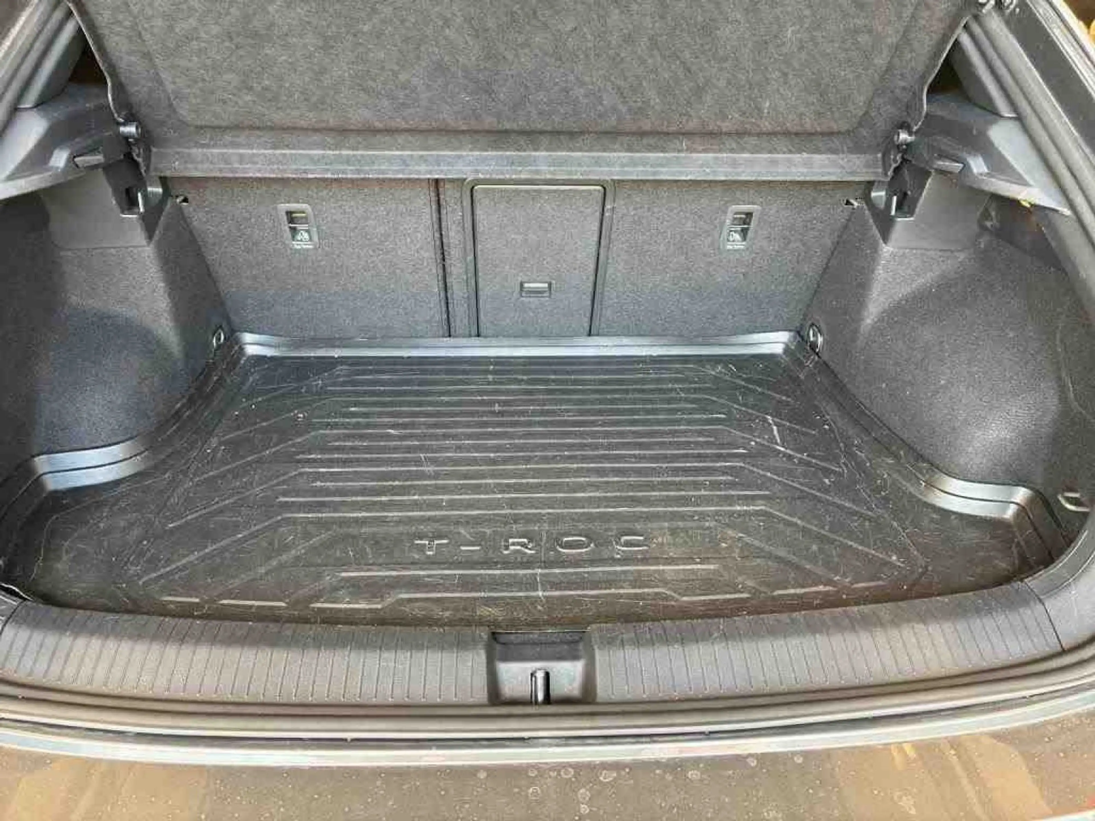 Volkswagen T-Roc 1.5TSI DSG R-Line AHK Leder Matrix Nav Cam — photo 7