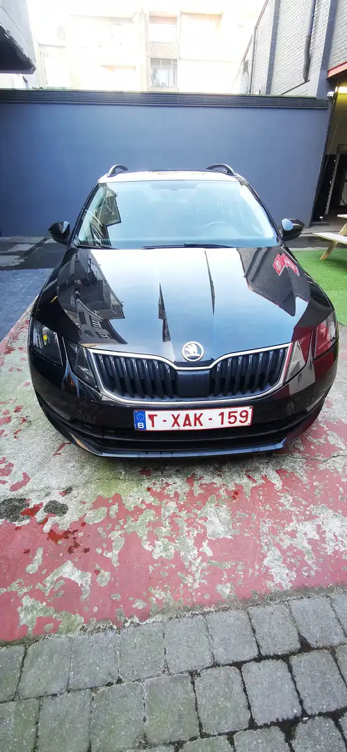 Skoda Octavia Octavia SW 1.6 CR TDi Ambition DSG (EU6.2) Noir - 1