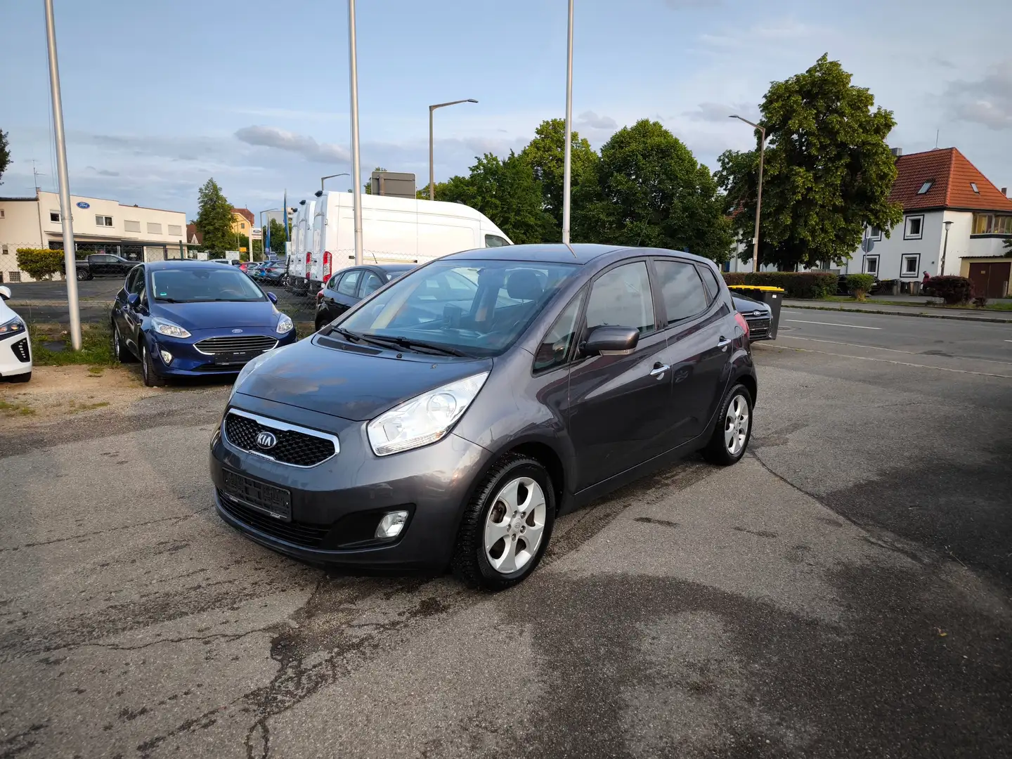 Kia Venga Spirit Grau - 1