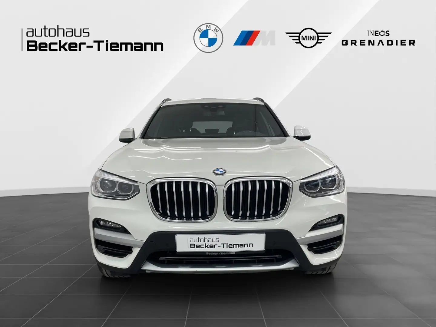 BMW X3 xDrive20d A,AHK,Navi,Klimaautomatik,Panoramadach,e Blanc - 2