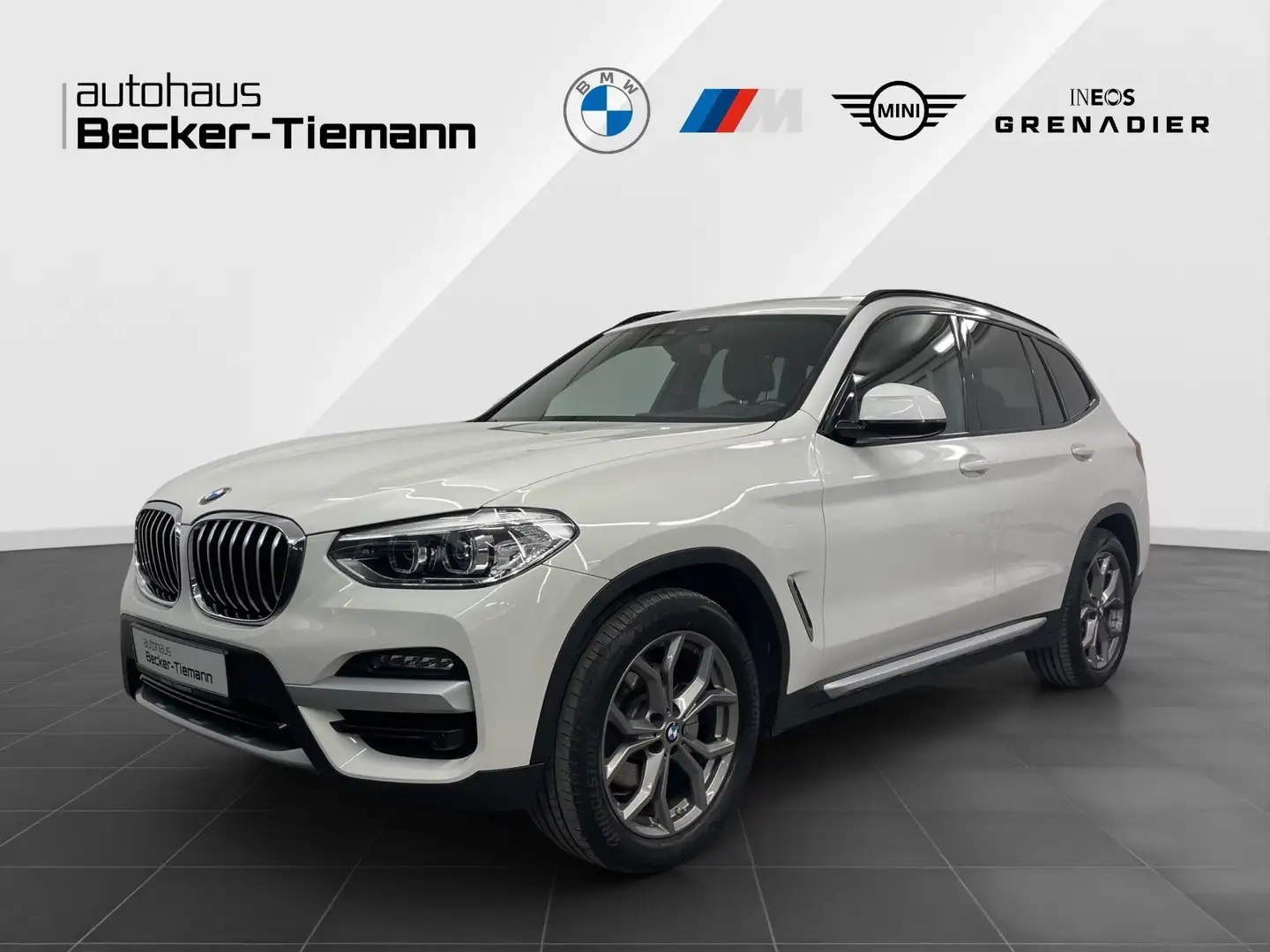 BMW X3 xDrive20d A,AHK,Navi,Klimaautomatik,Panoramadach,e Blanc - 1