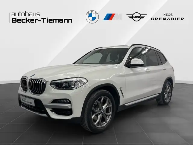 BMW X3 xDrive20d A,AHK,Navi,Klimaautomatik,Panoramadach,e