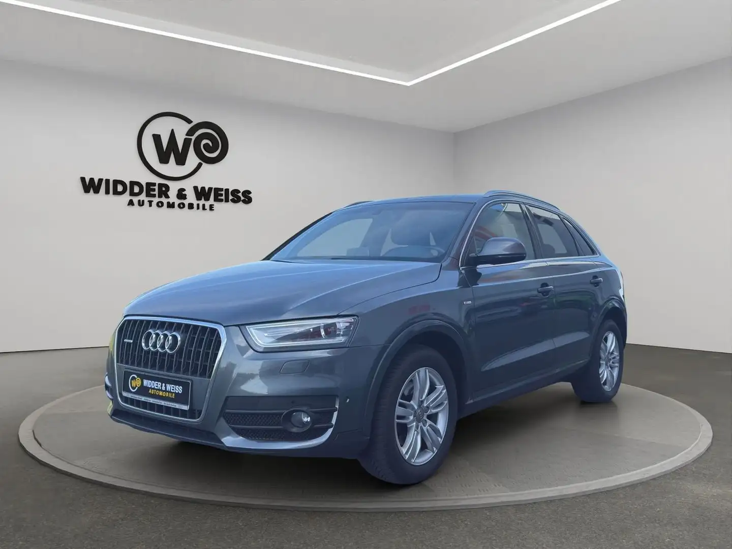 Audi Q3 2.0 TDI S-Line Sport Plus AUTOMATIK/PANO/BOSE/AHK Сірий - 1