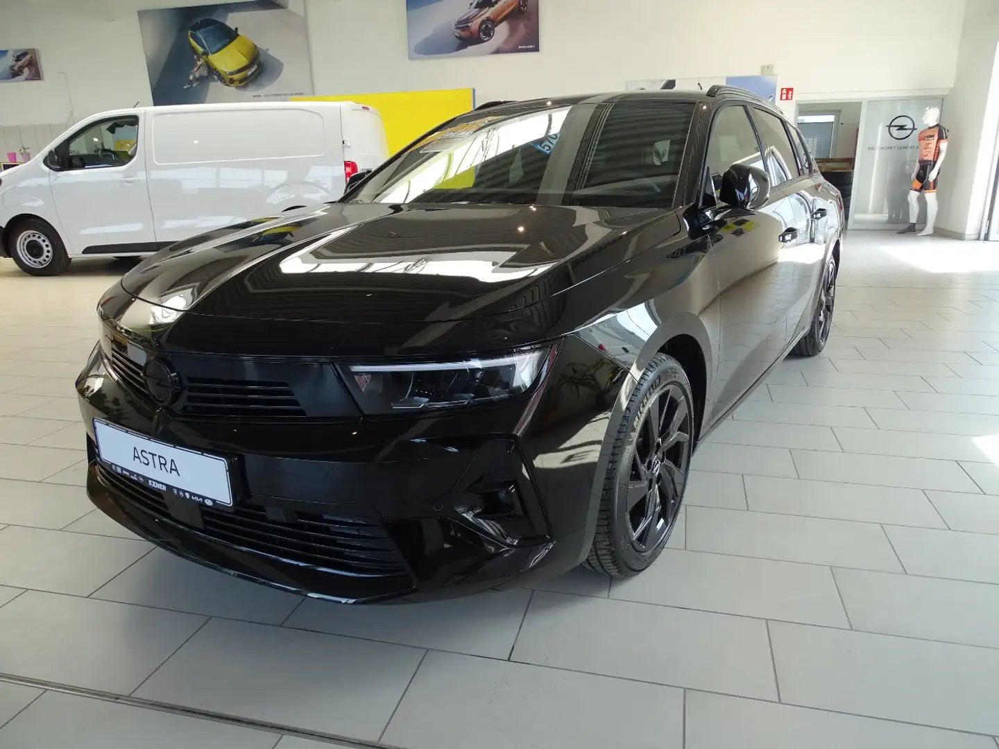 Opel Astra Sports Tourer GS 130 PS Klimaaut., Rückfahrk., AHK Schwarz - 2
