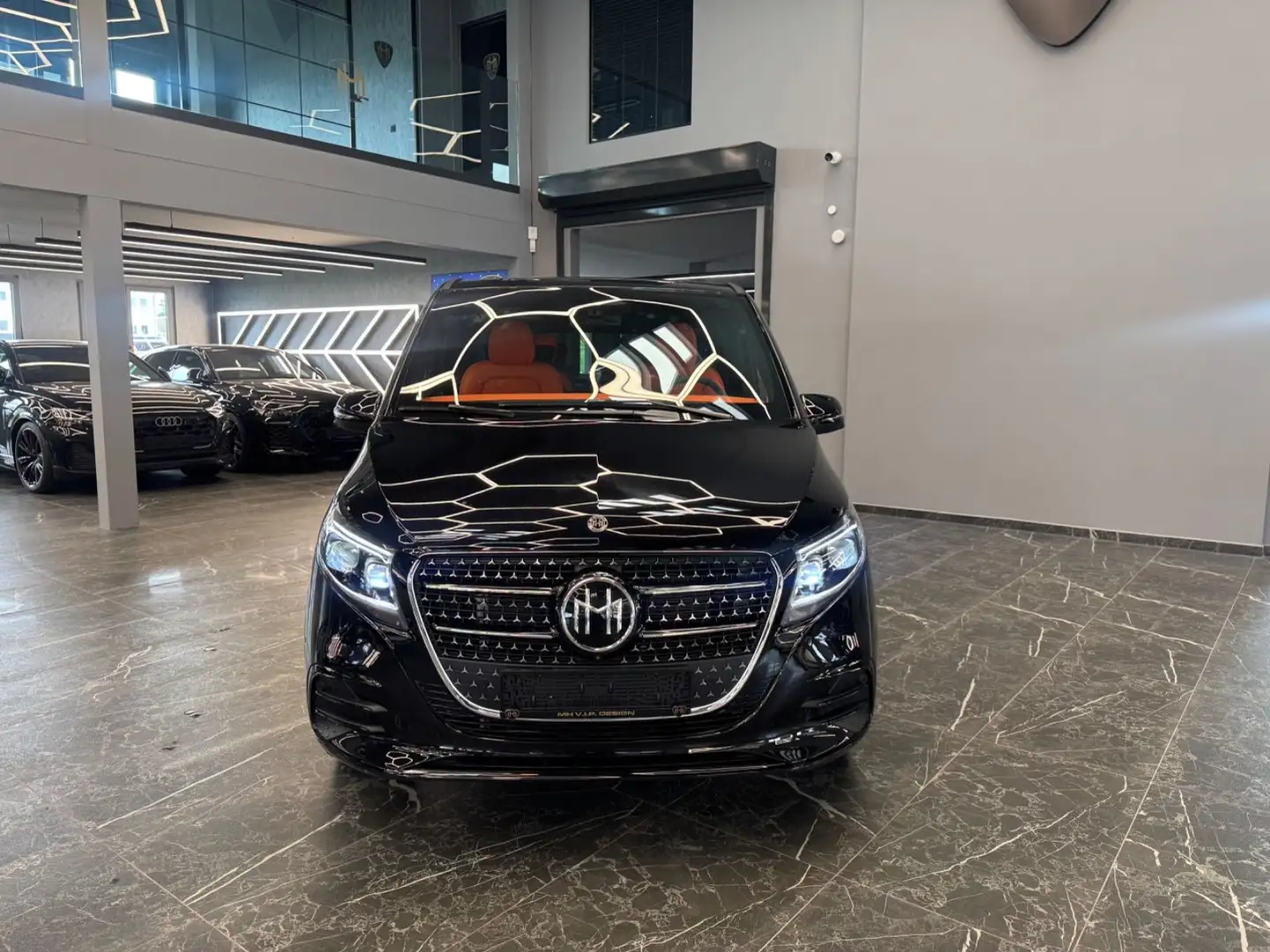 Mercedes-Benz V 300 4x Luxussitze Orange Airmatic 4 Matic 2025 Schwarz - 2