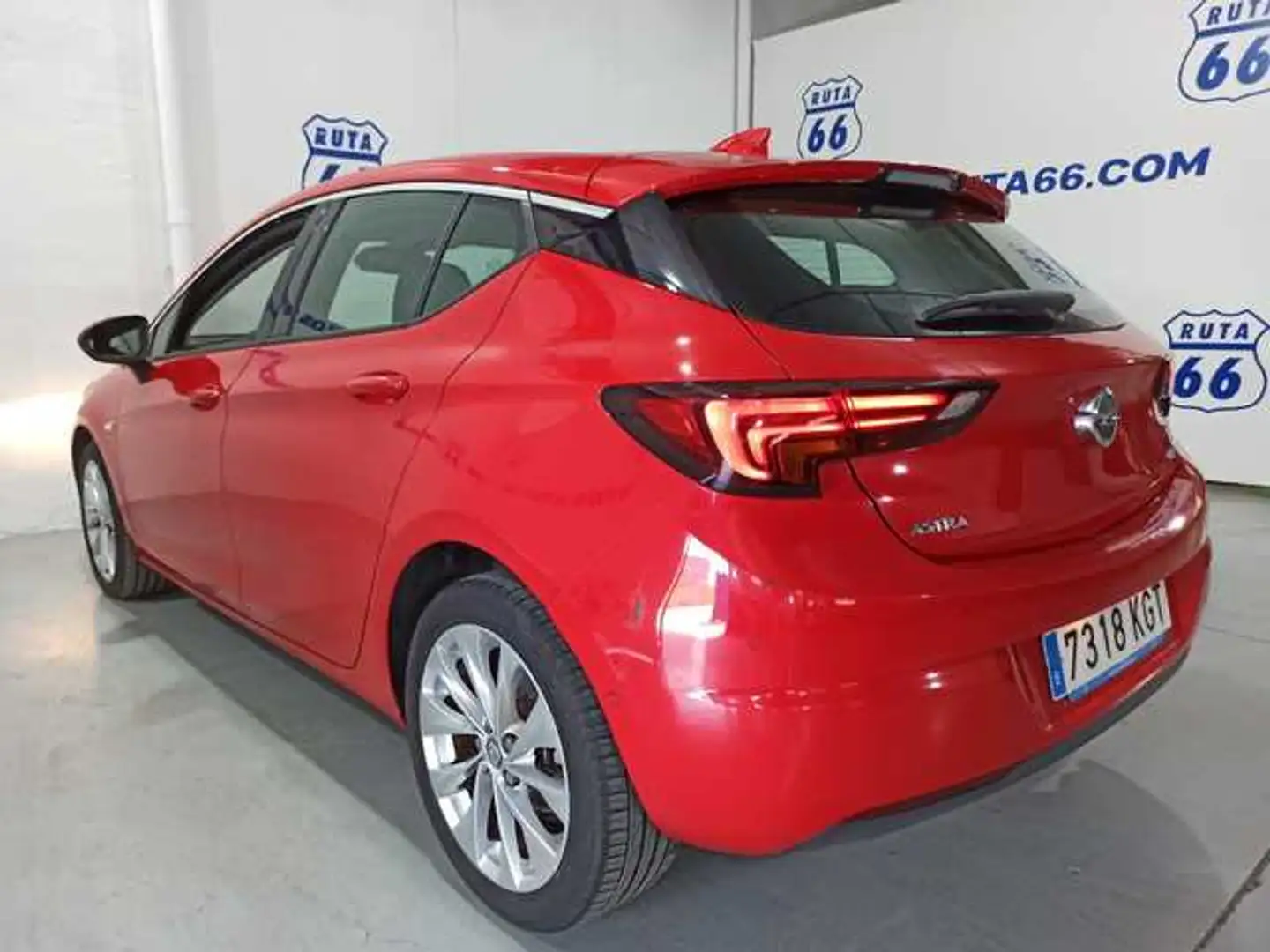 Opel Astra 1.6CDTi S/S Dynamic Aut. 136 Red - 2