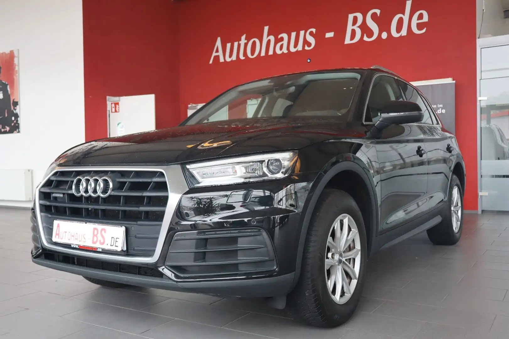 Audi Q5 quattro 2.0 TDI Automatik,PDC,Navi,LED,e.Heck Noir - 1