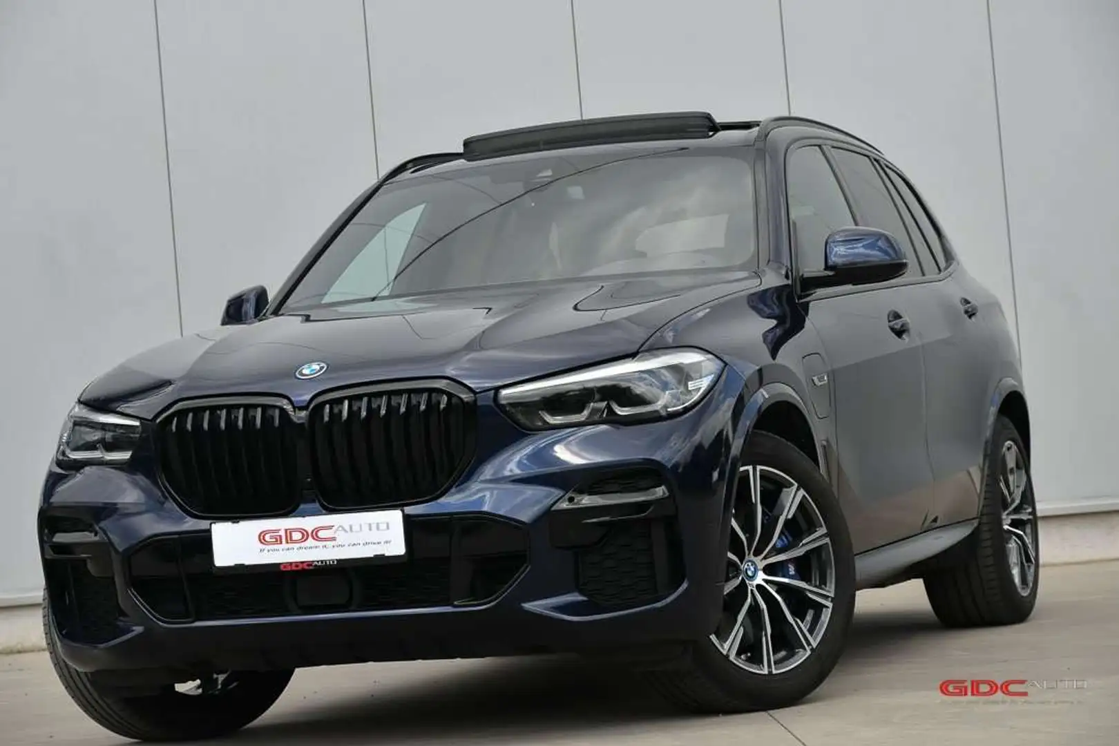 BMW X5 xDrive45e l M-sport l Pano Blauw - 2