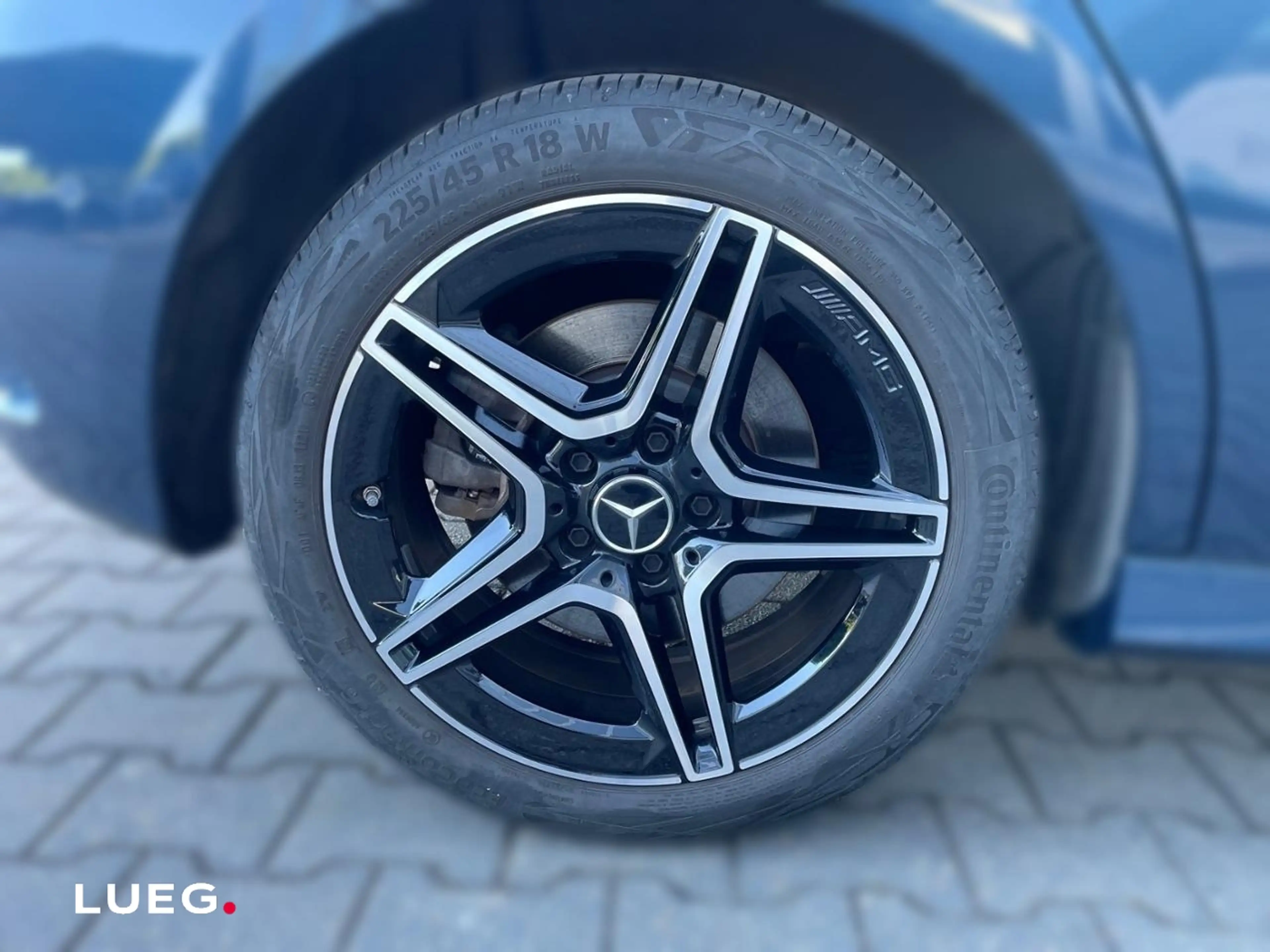 Mercedes-Benz A 250 e Kompakt Augmented Night Perf AUT KeyLess — photo 8