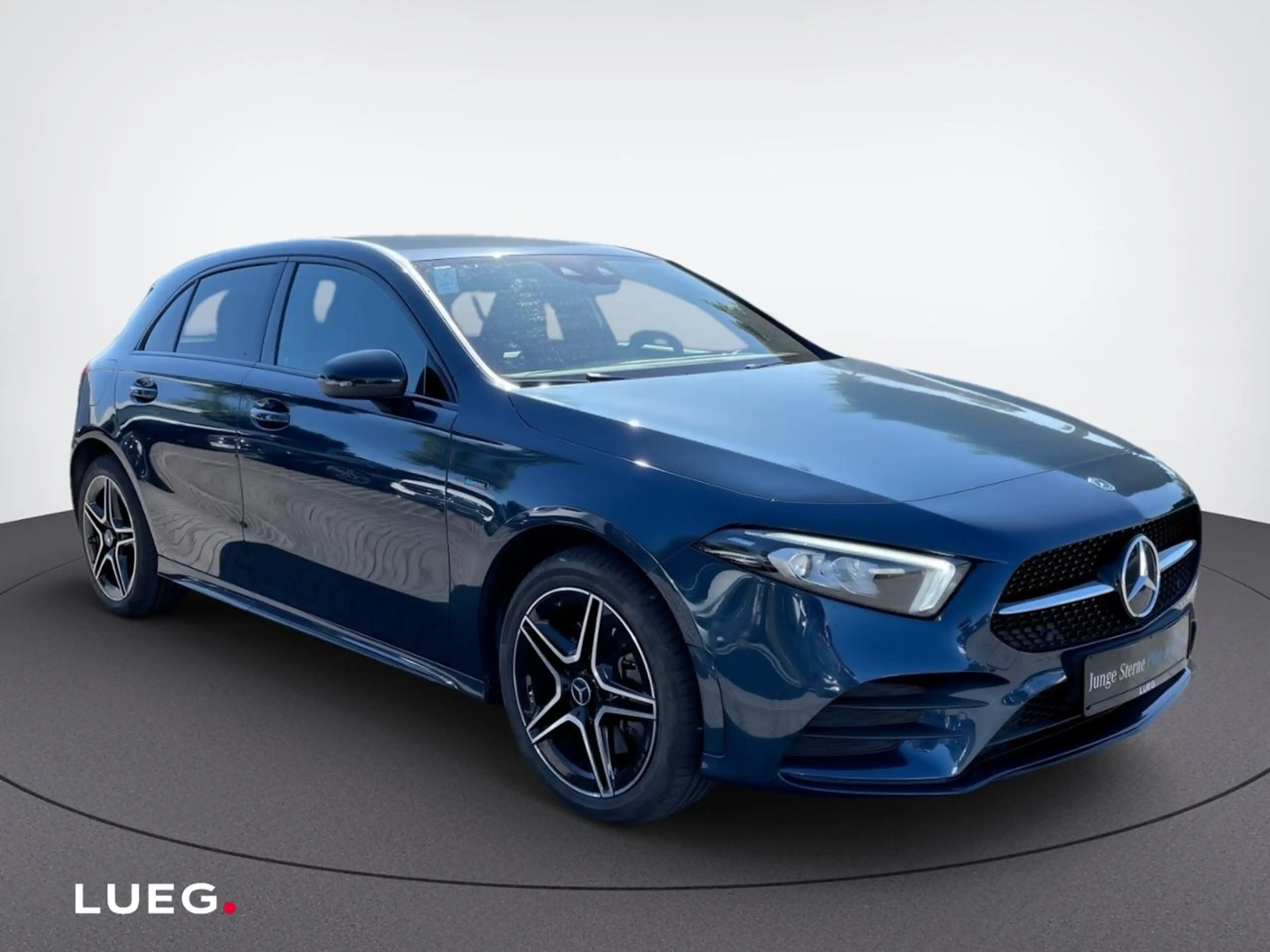 Mercedes-Benz A 250 e Kompakt Augmented Night Perf AUT KeyLess — photo 6
