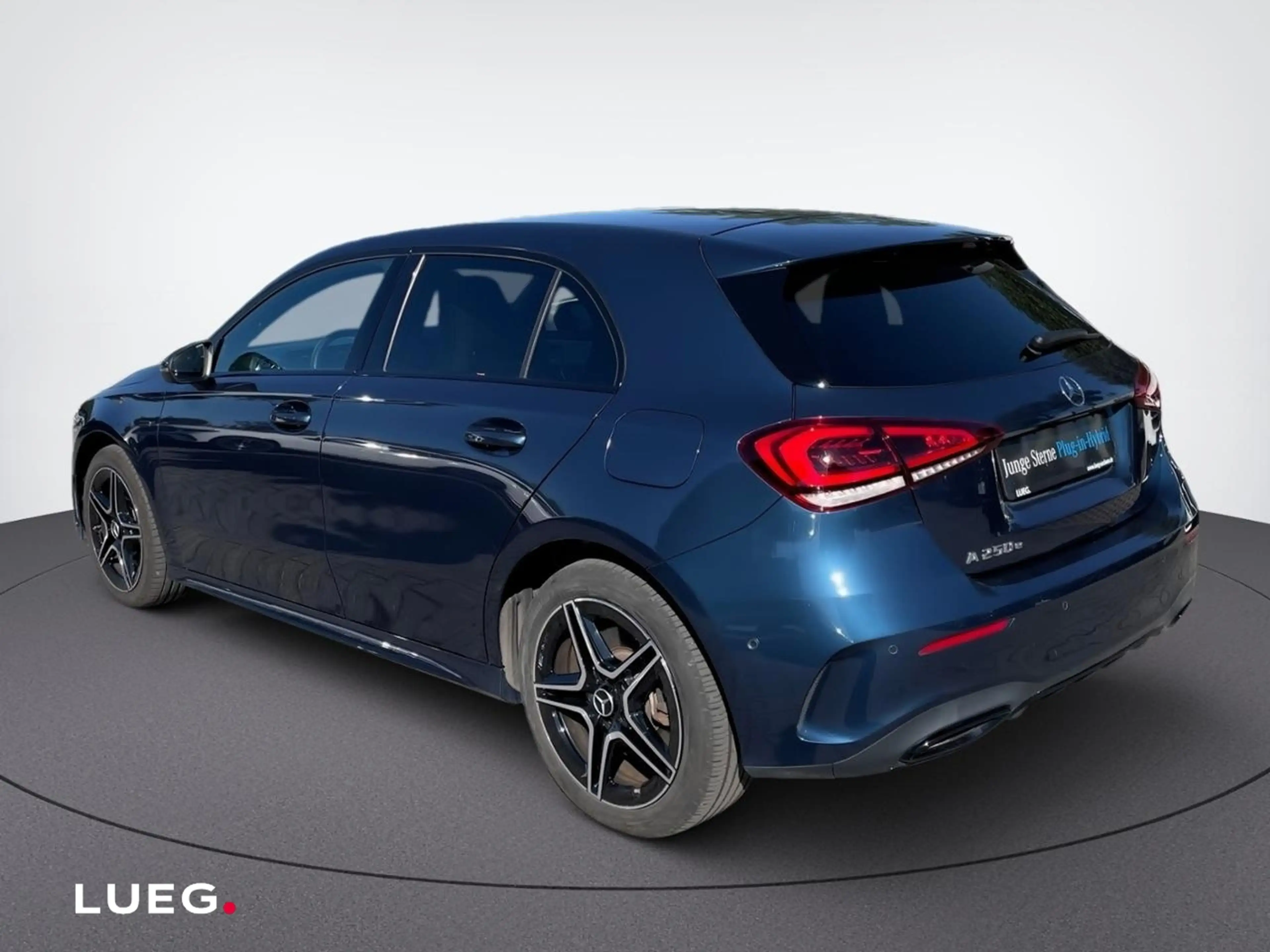 Mercedes-Benz A 250 e Kompakt Augmented Night Perf AUT KeyLess — photo 4