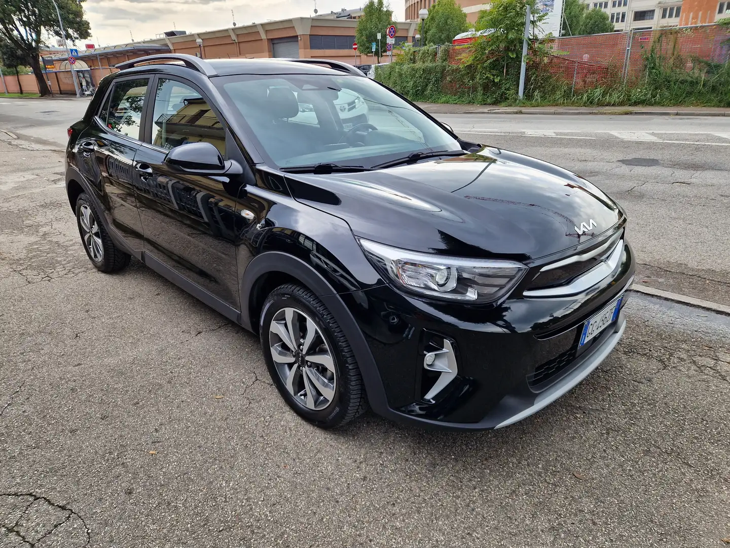 Kia Stonic 1.0 t-gdi mhev Style 120cv dct Gris - 1