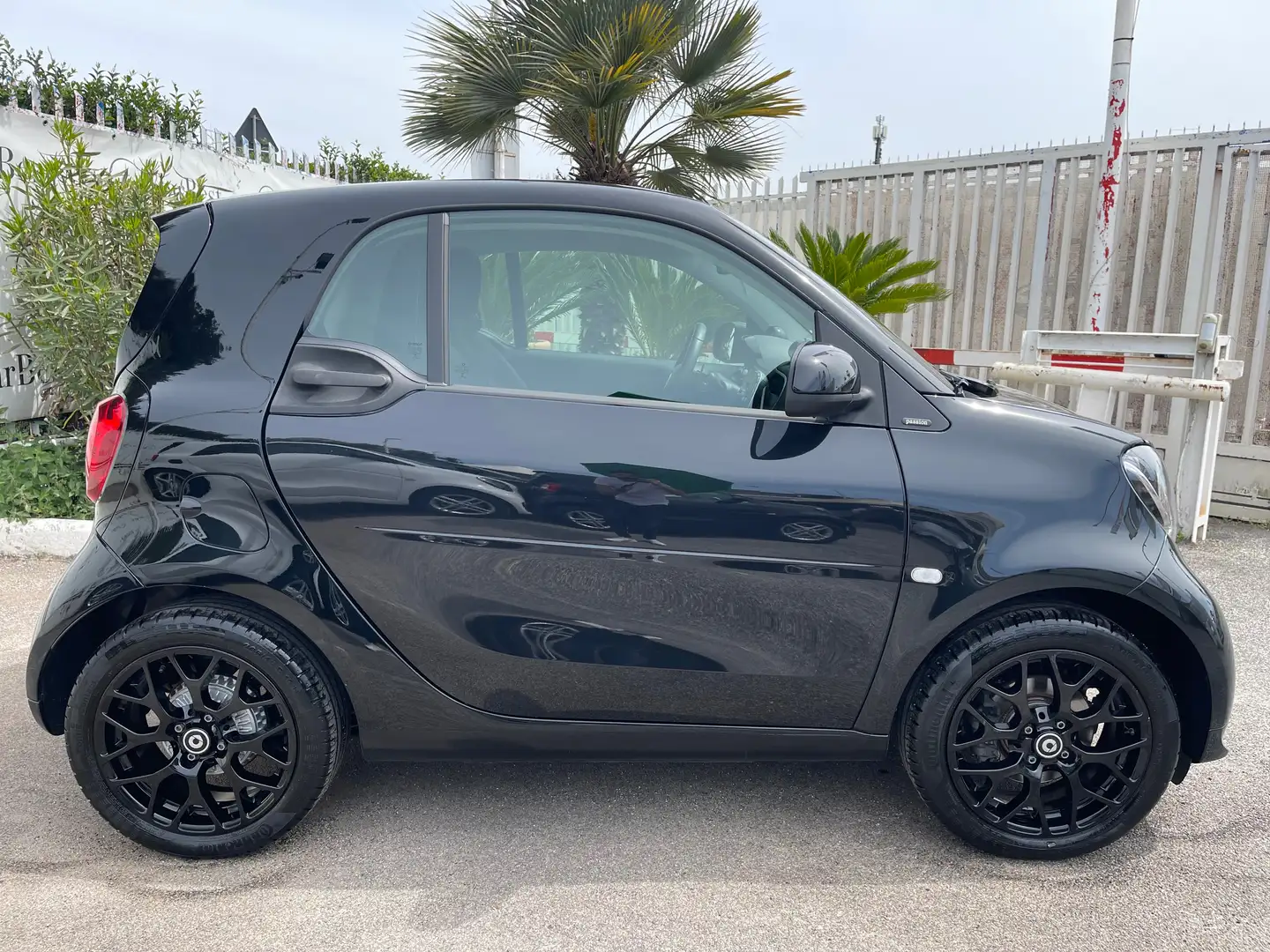 smart forTwo Fortwo 1.0 Superpassion 71cv twinamic **KM 8.100** Negro - 2