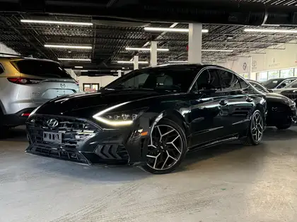 Black 2023 Hyundai Sonata Sedan Front-Wheel Drive 8-Speed Automatic