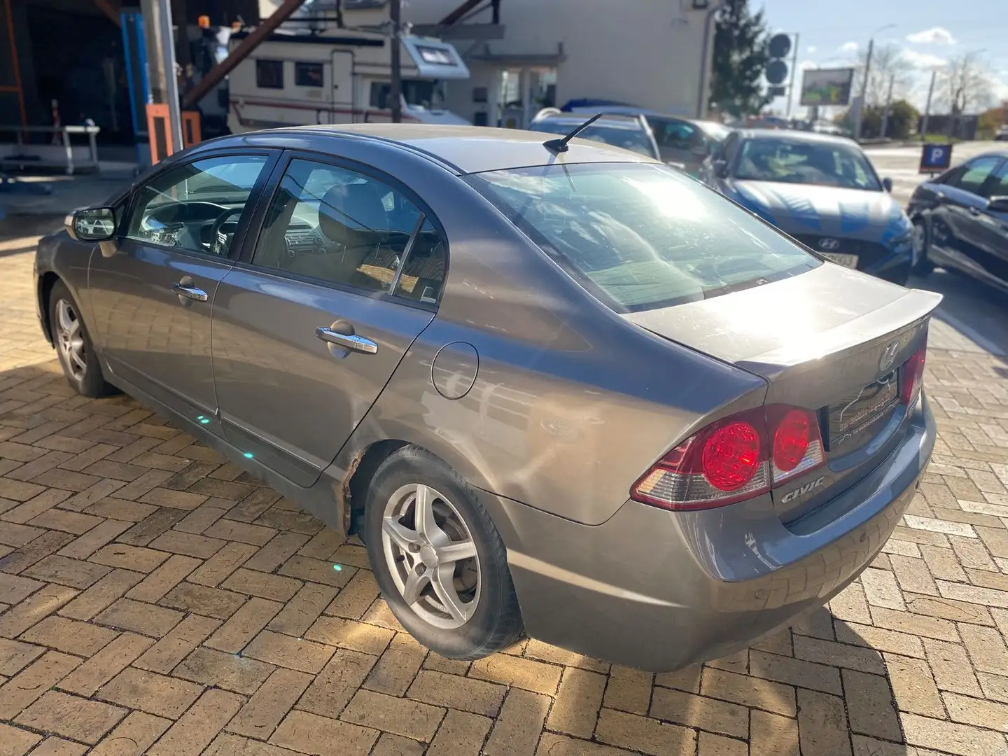 Honda Civic 1.3i-DSi Hybrid Klima el. FH PDC SHZ ... Grau - 2