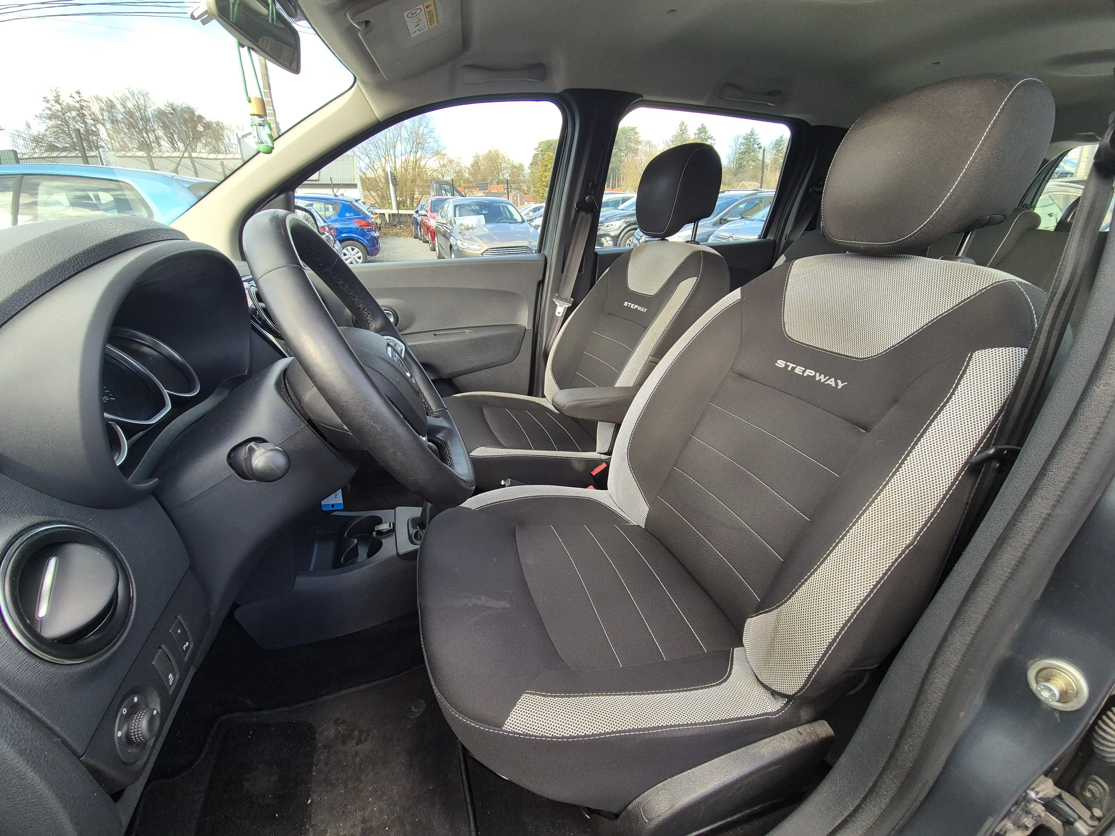 Dacia Lodgy Stepway 1.2 TCe - EU6 - GARANTIE 1AN - — photo 10