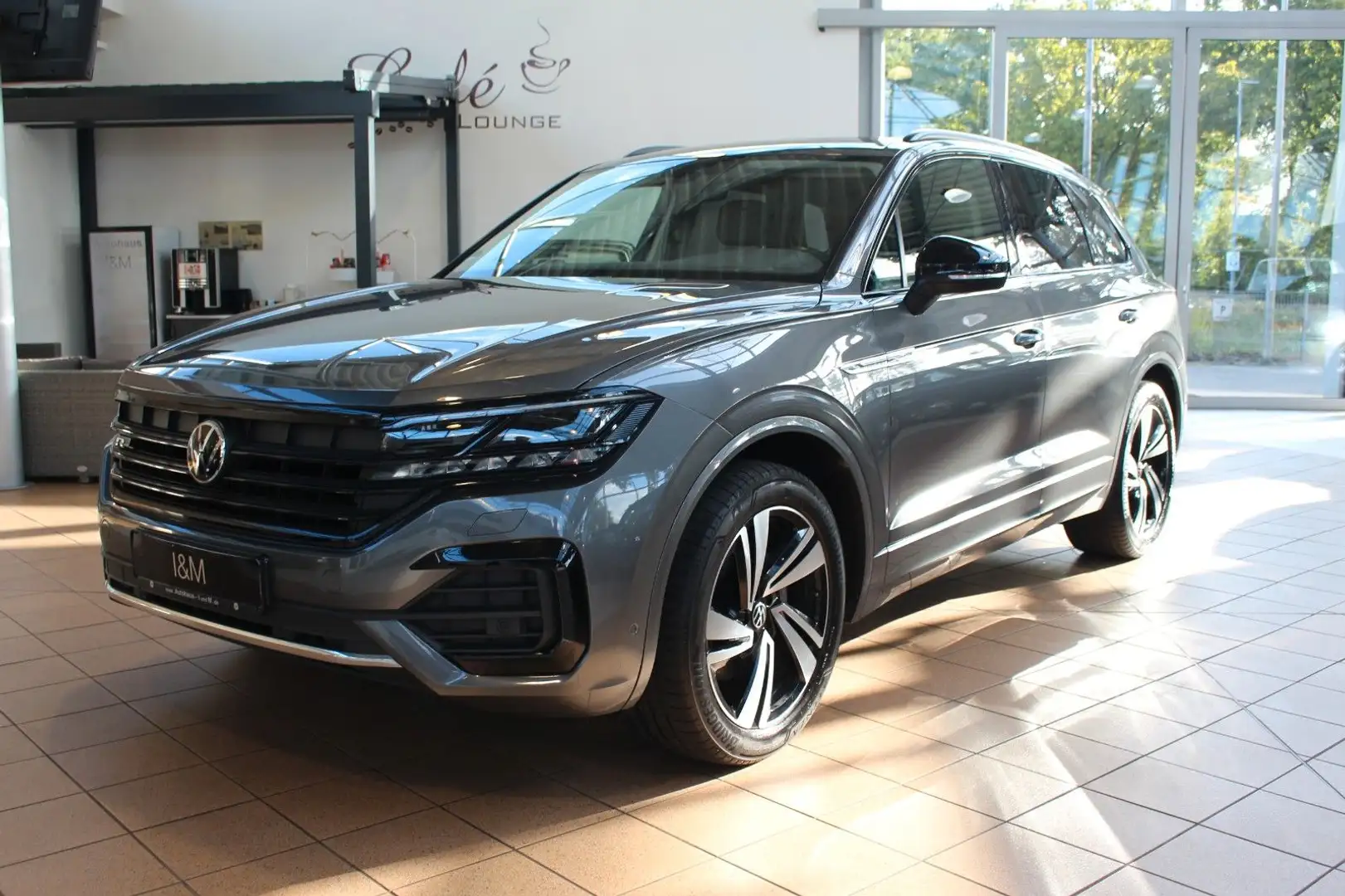 Volkswagen Touareg Atmosphere 4Motion+R-LINE+MATRIX+AHK+KAM Grau - 2