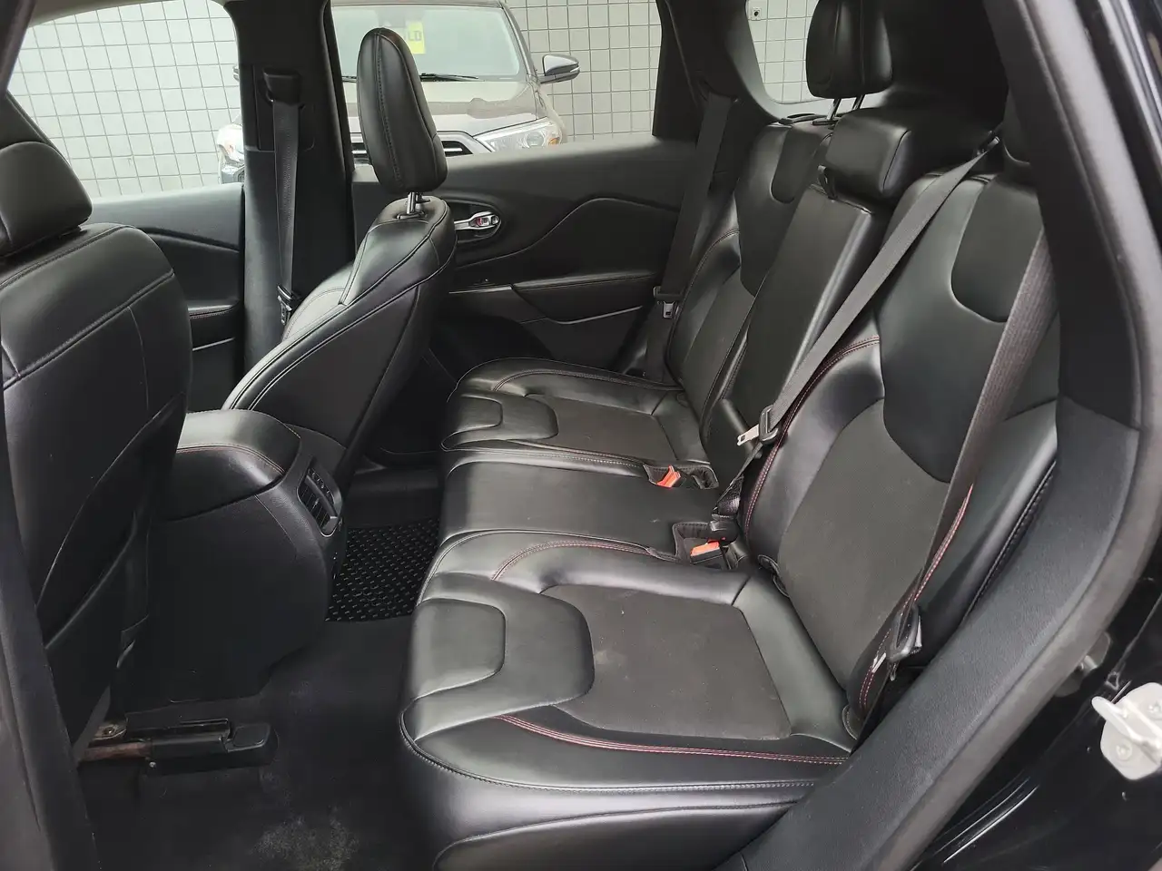Jeep Cherokee снимка Jeep Cherokee