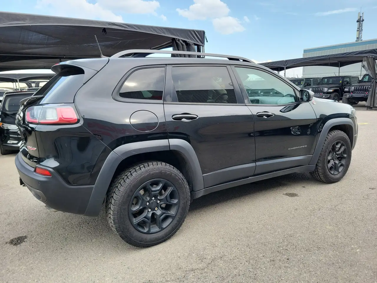 Jeep Cherokee снимка Jeep Cherokee