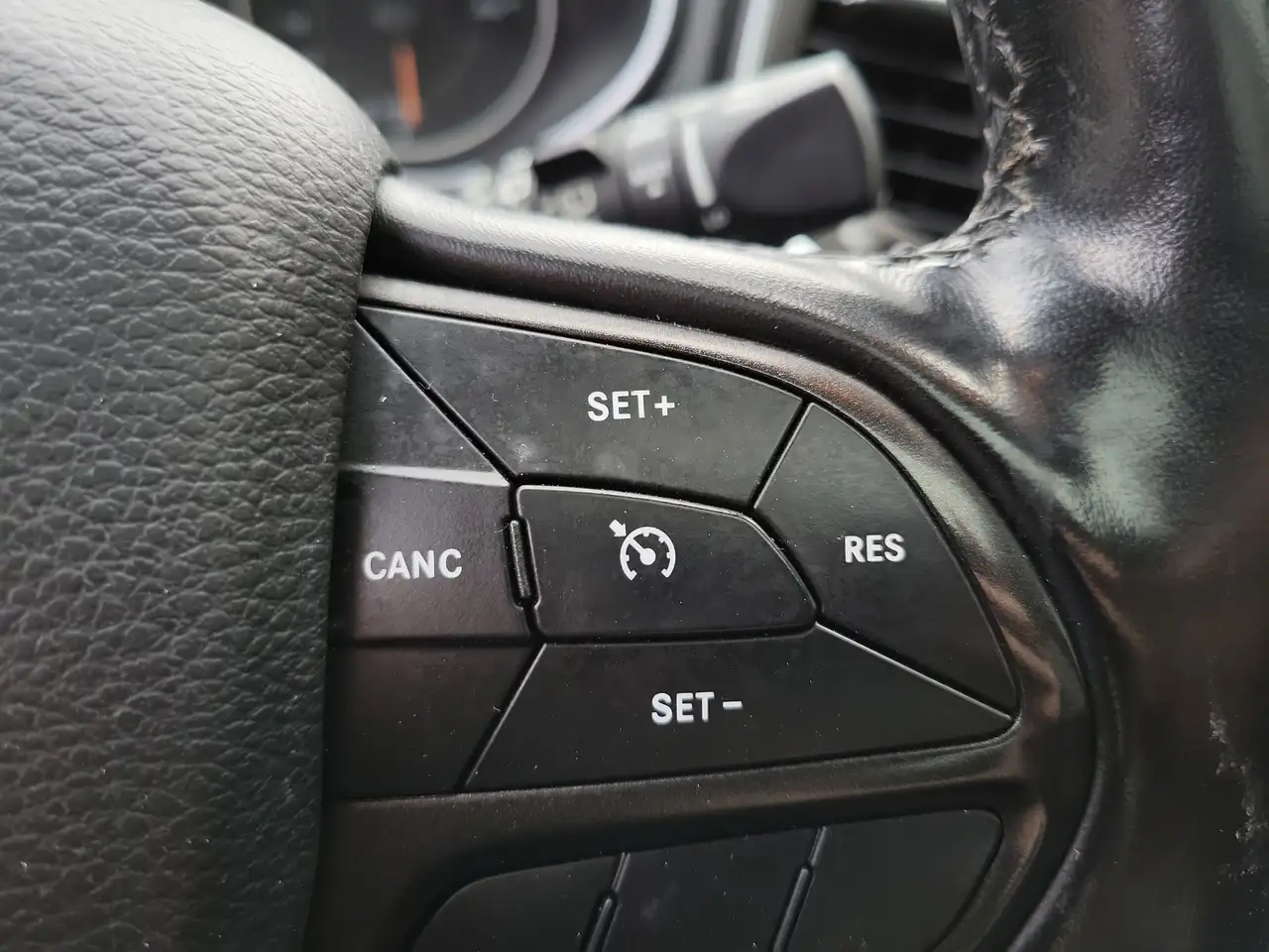 Jeep Cherokee снимка Jeep Cherokee