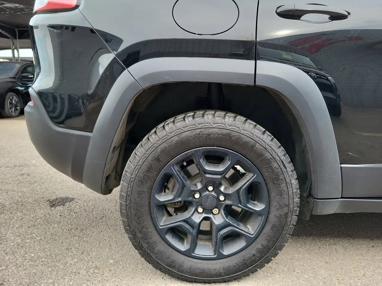 Jeep Cherokee снимка Jeep Cherokee