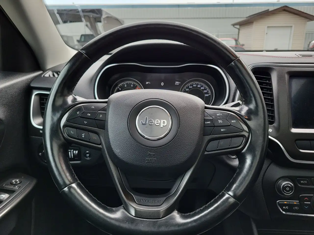 Jeep Cherokee снимка Jeep Cherokee