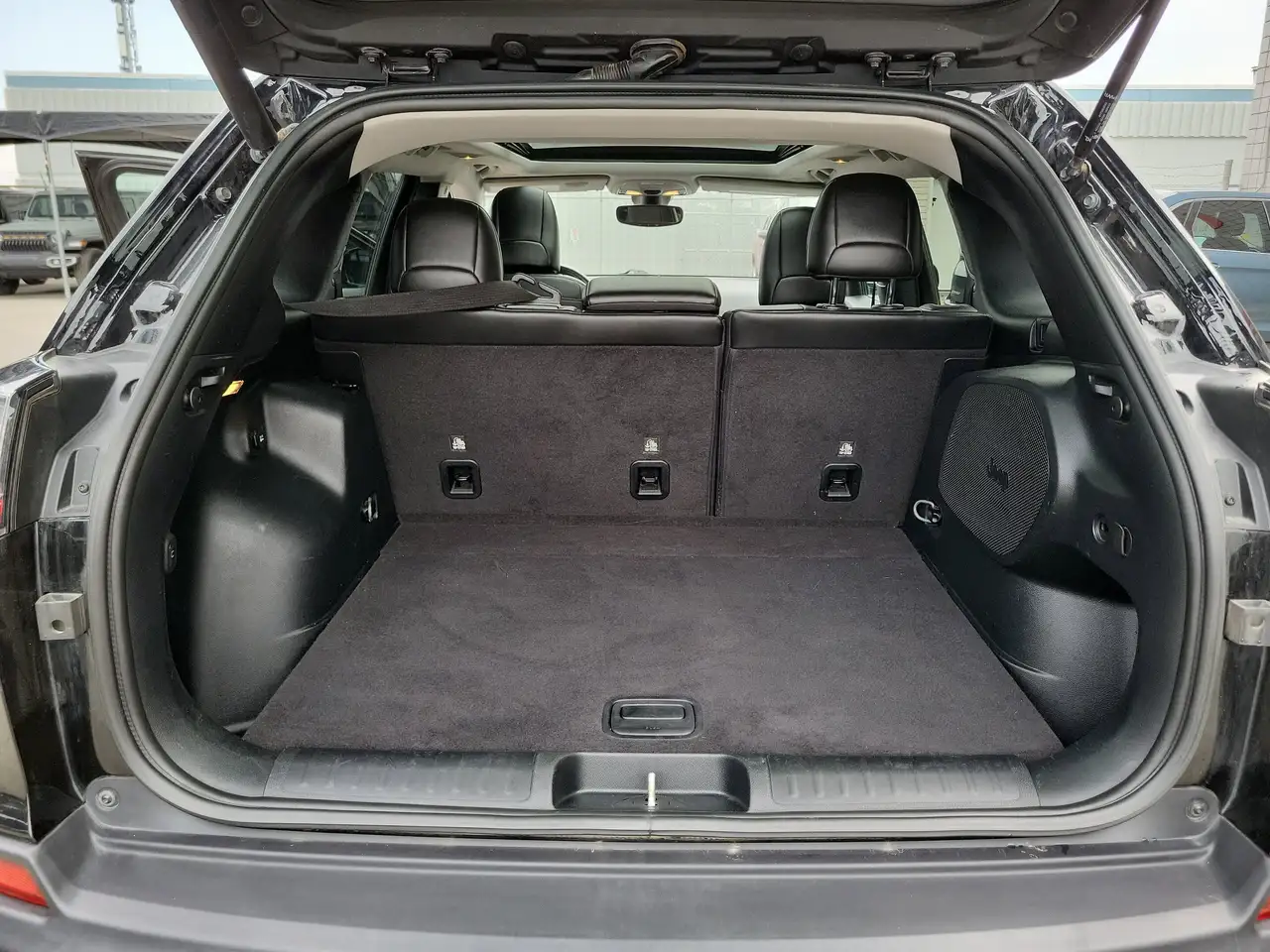 Jeep Cherokee снимка Jeep Cherokee