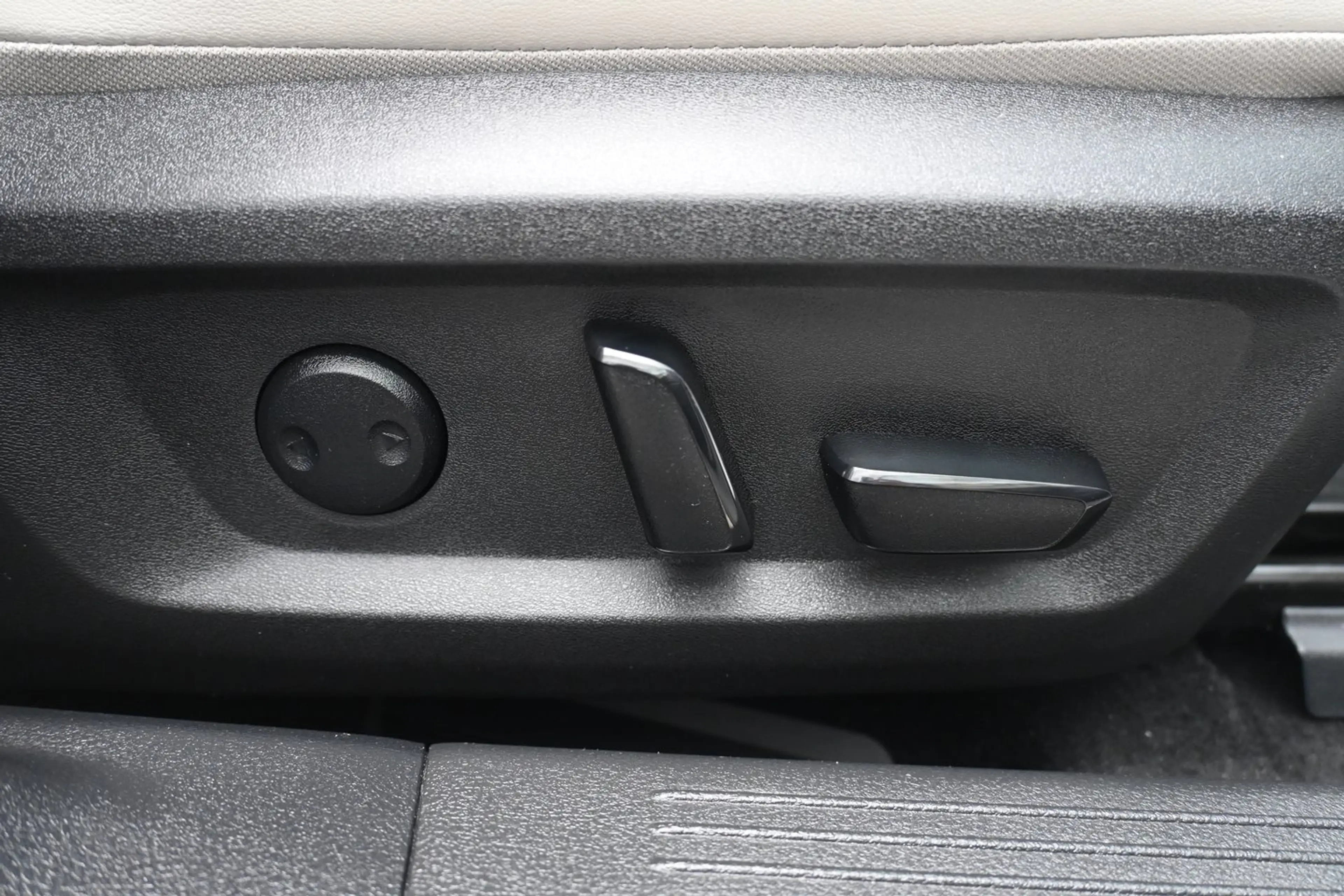 Nissan X-Trail e-Power e-4orce Tekna — photo 14