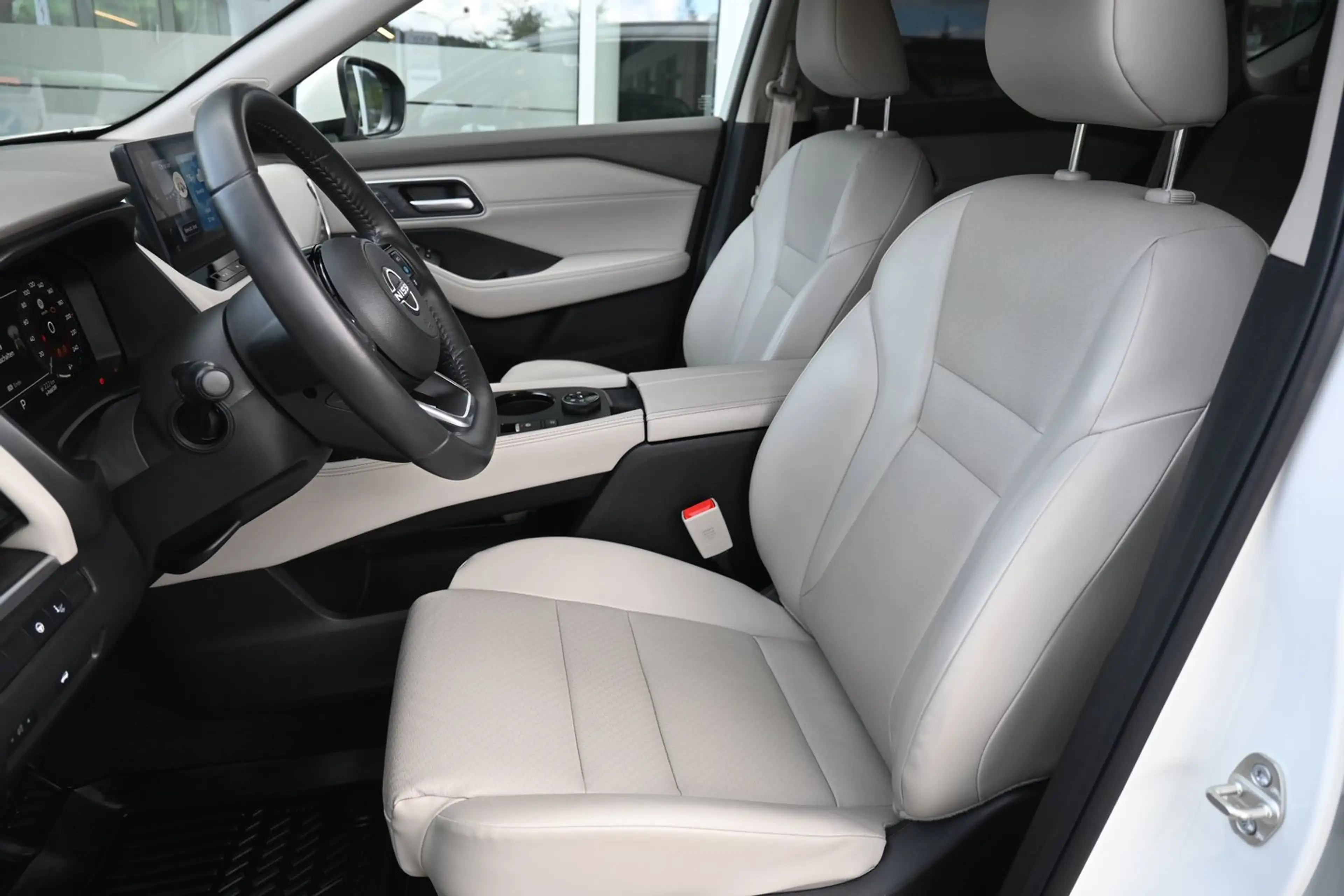 Nissan X-Trail e-Power e-4orce Tekna — photo 13