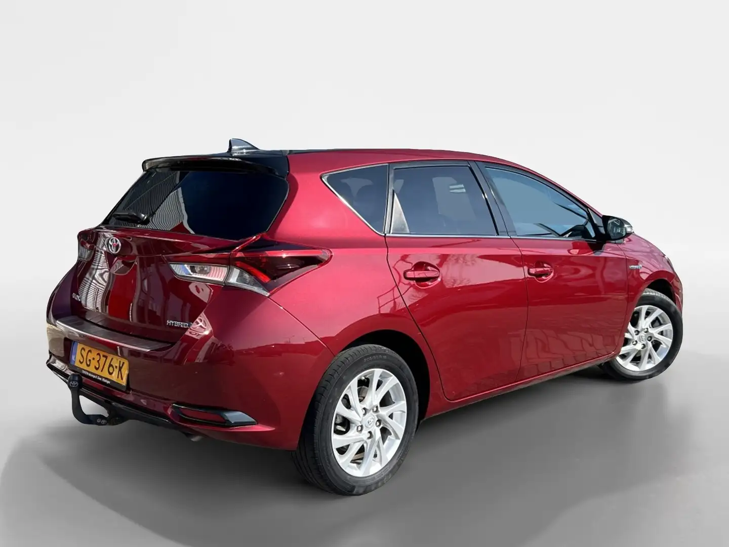 Toyota Auris 1.8 Hybrid Black Ed. Червоний - 2