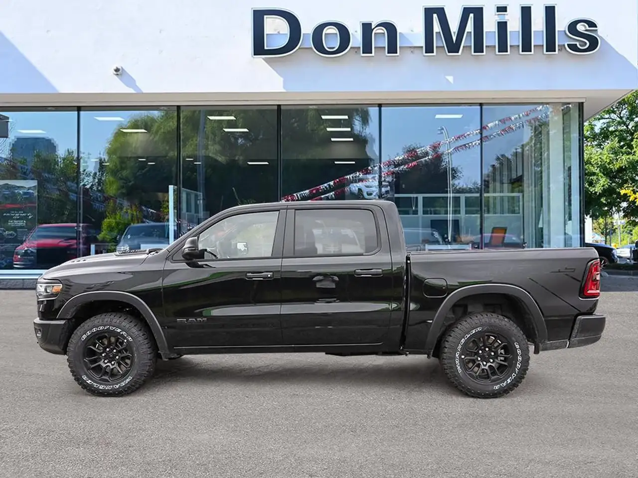 RAM 1500 снимка RAM 1500