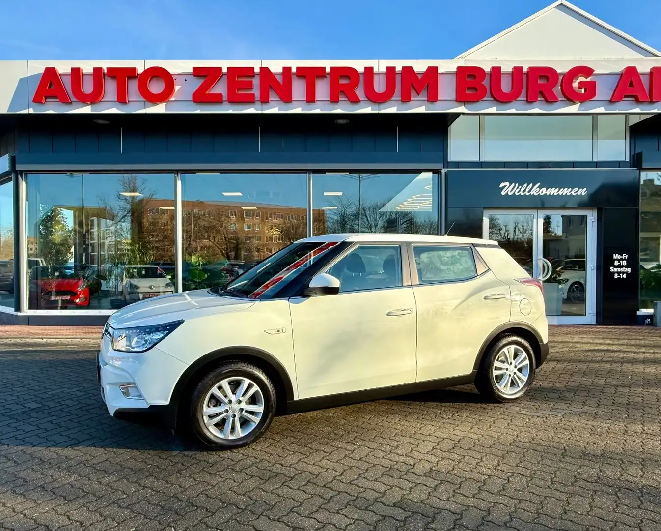 SsangYong Tivoli 1.6 e-XGi  AHK Kamera SHZ Scheckheft Weiß - 1
