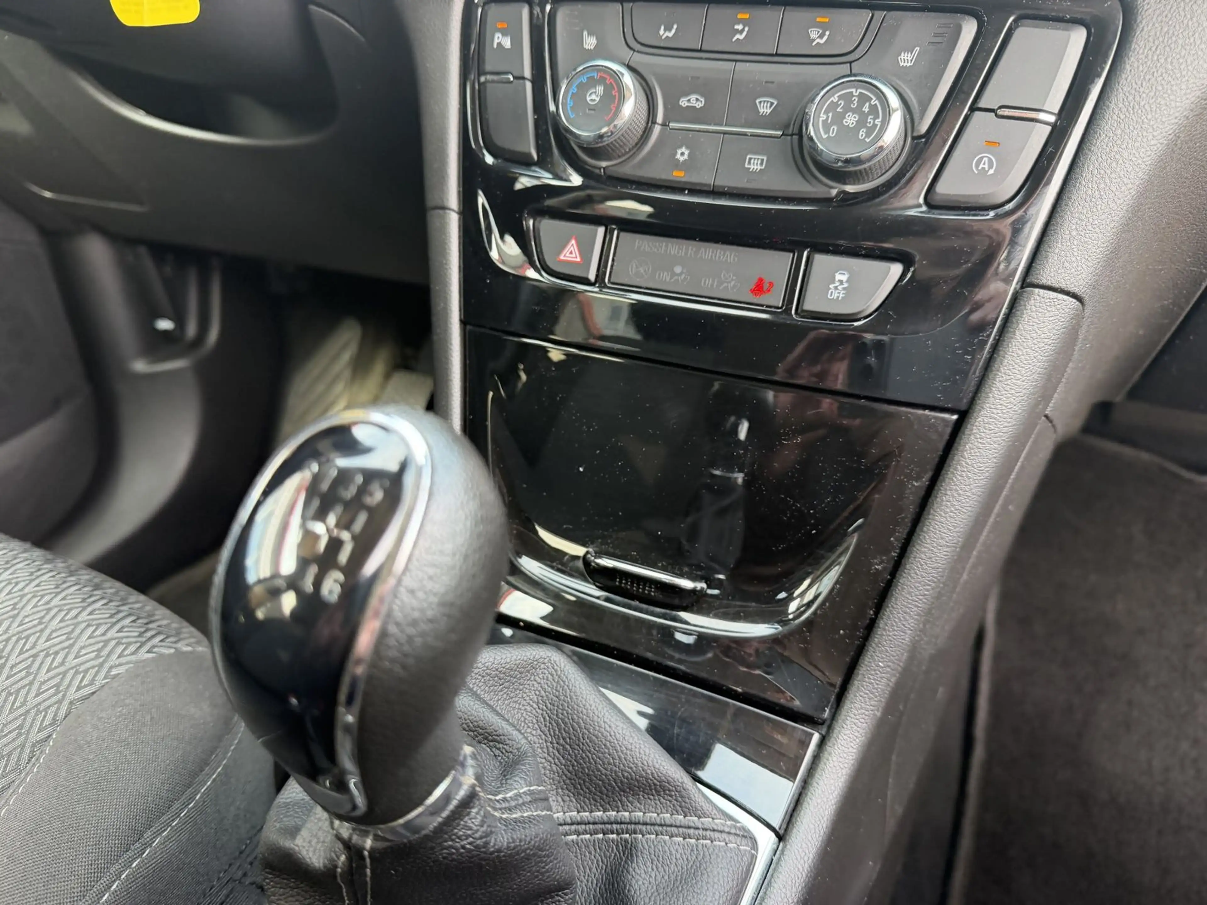 Opel Mokka X 1.4T Active Klima PDC Kam Shzg Alu Temp — photo 18