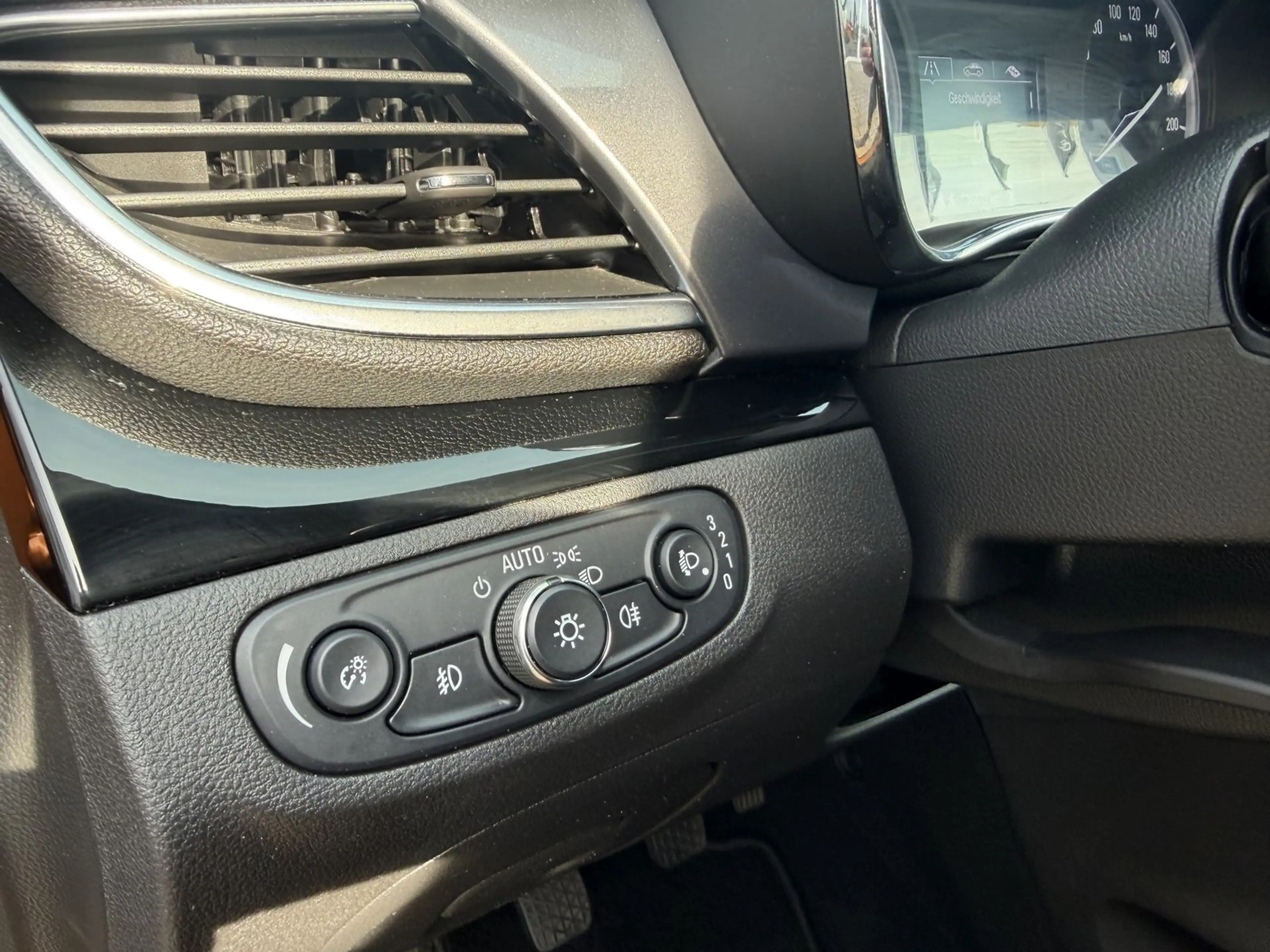 Opel Mokka X 1.4T Active Klima PDC Kam Shzg Alu Temp — photo 16