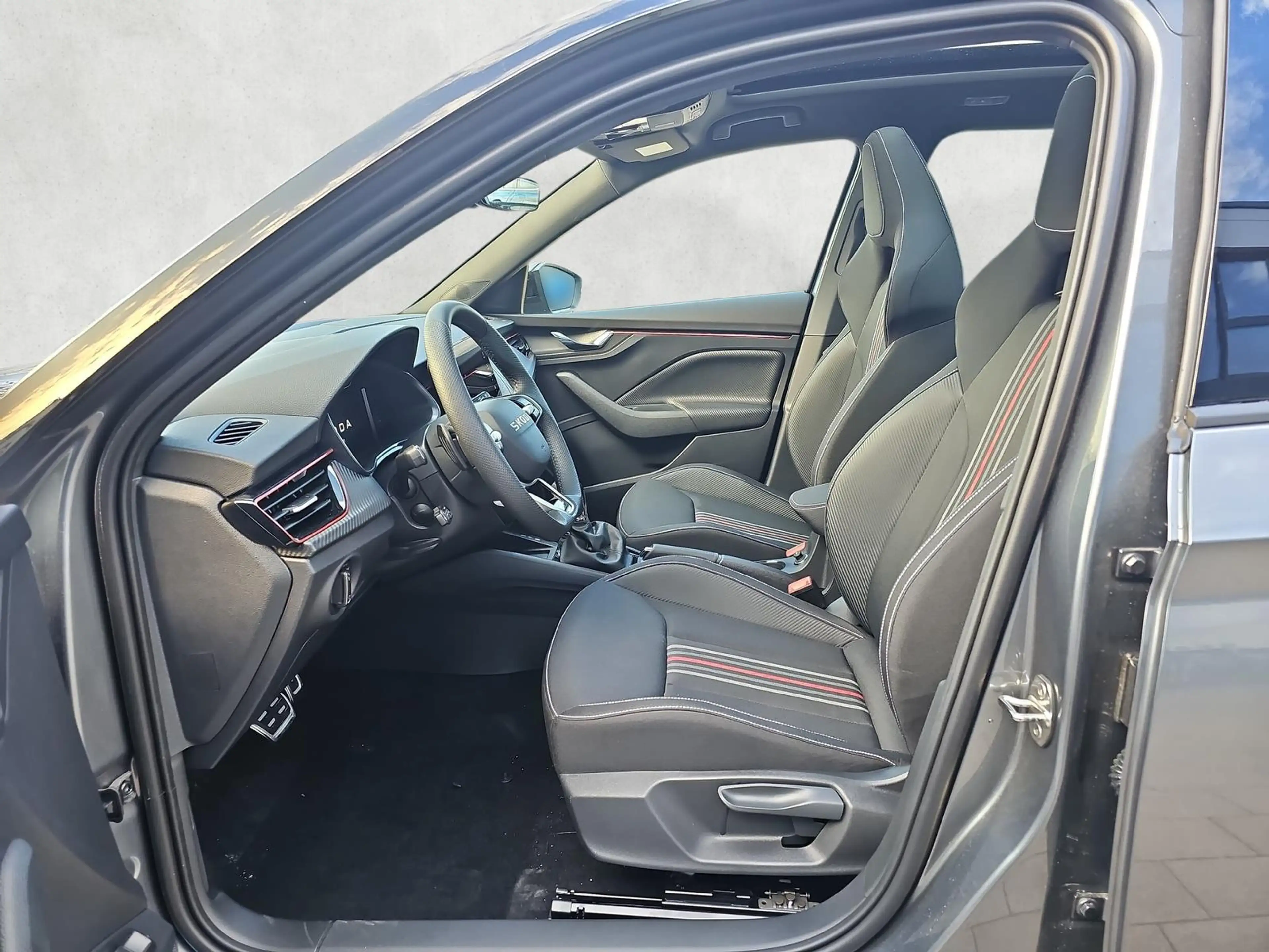 Skoda Kamiq 1.5 TSI DSG Monte Carlo Matrix Navi AHK — photo 10
