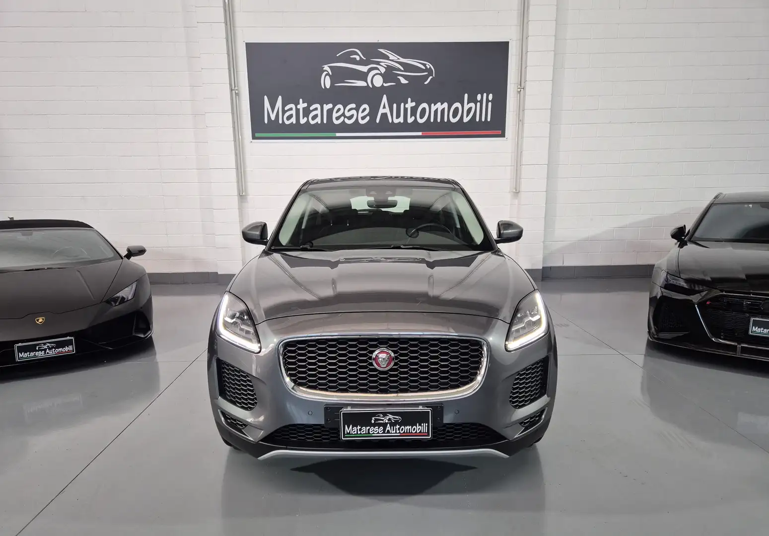 Jaguar E-Pace D 150 AWD 2.0cc 150cv RETROCAMERA Gris - 2