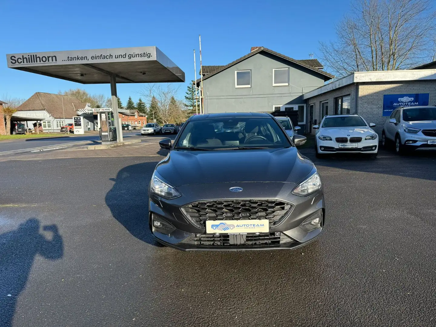 Ford Focus ST-Line 1,5AUTOMATIK/HU NEU/KLIMA/NAVI/AHK Grau - 2