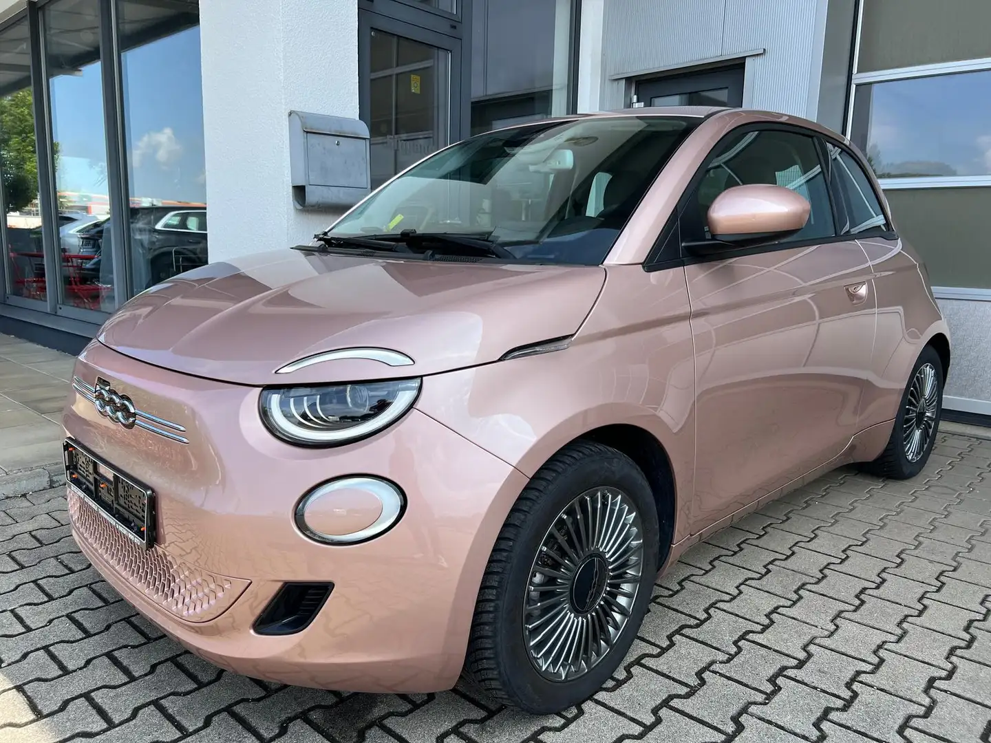 Fiat 500 e Lim. Icon 42kWh Kamera LED Navi Alu Gold - 2