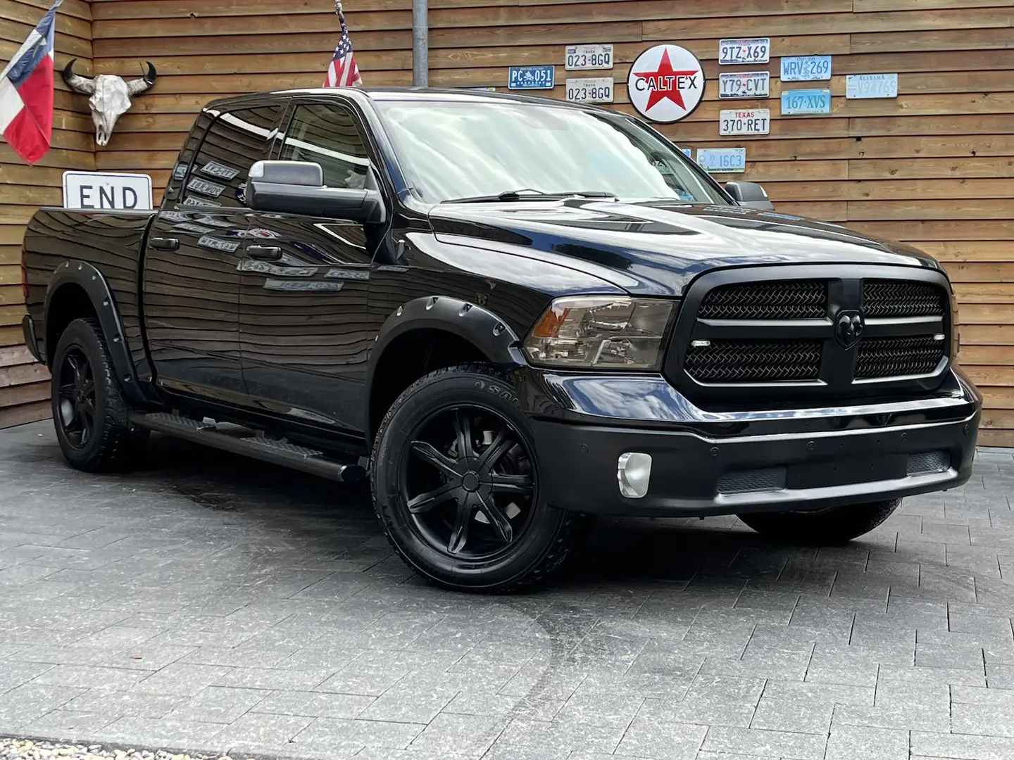 Dodge RAM 1500 3.0L EcoDiesel 4x4 PDC Navi AHK Noir - 2