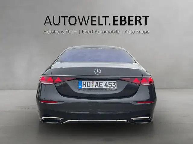 Mercedes-Benz S-Class view 4